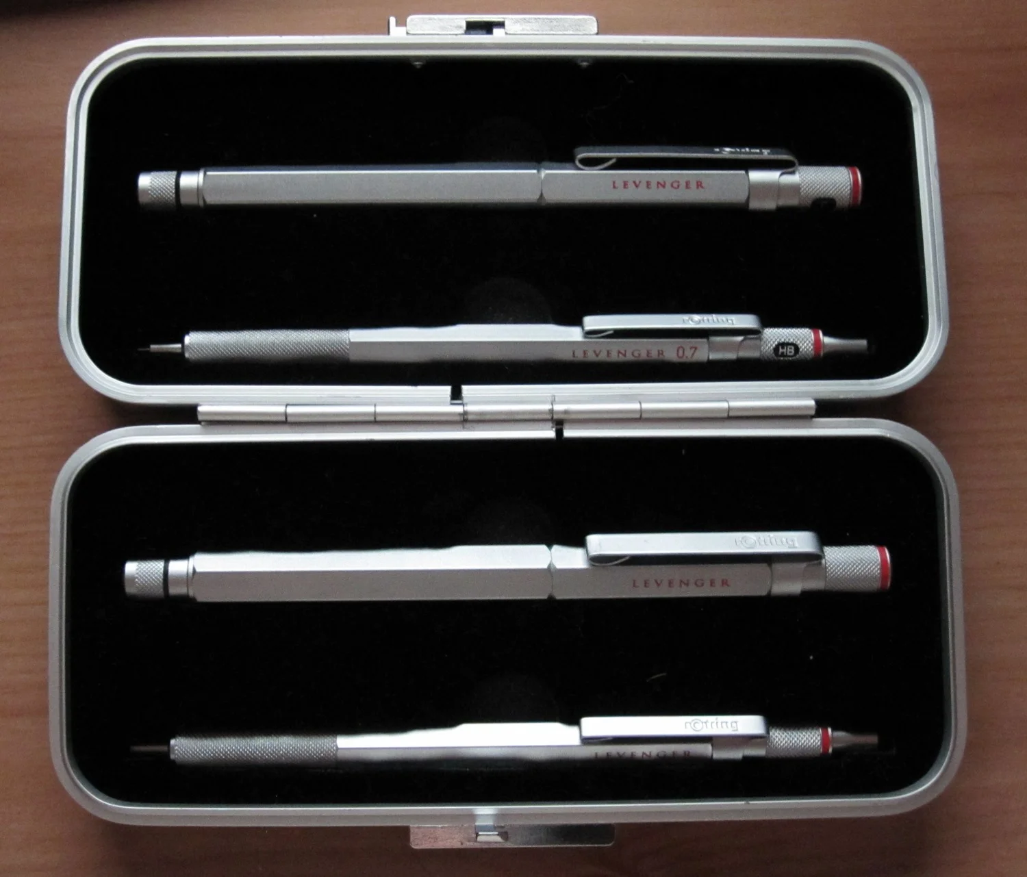(Link to post with image: http://www.fountainpennetwork.com/forum/index.php/topic/184613-what-have-i-got-here-rotring-levenger-ball-point-pen/ by FLJeepGuy)