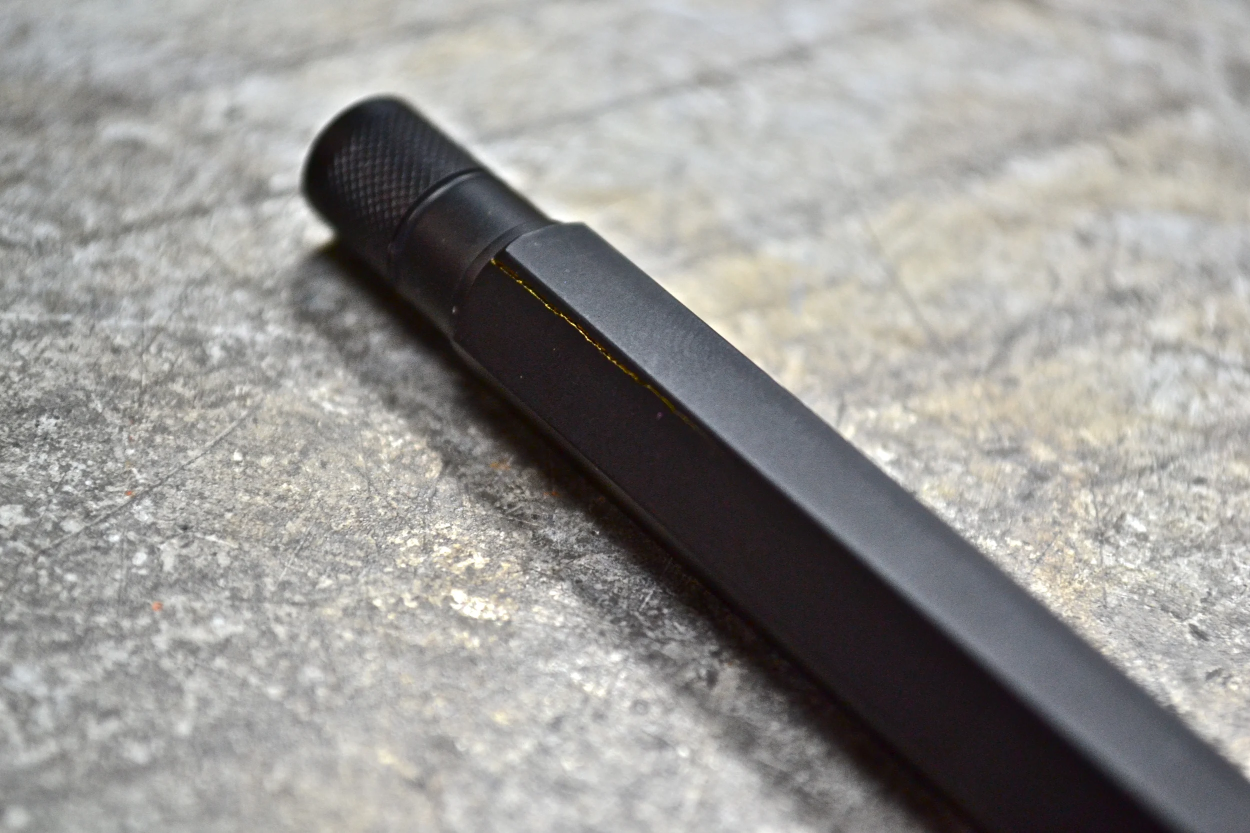 rOtring 600 black fountain pen damaged