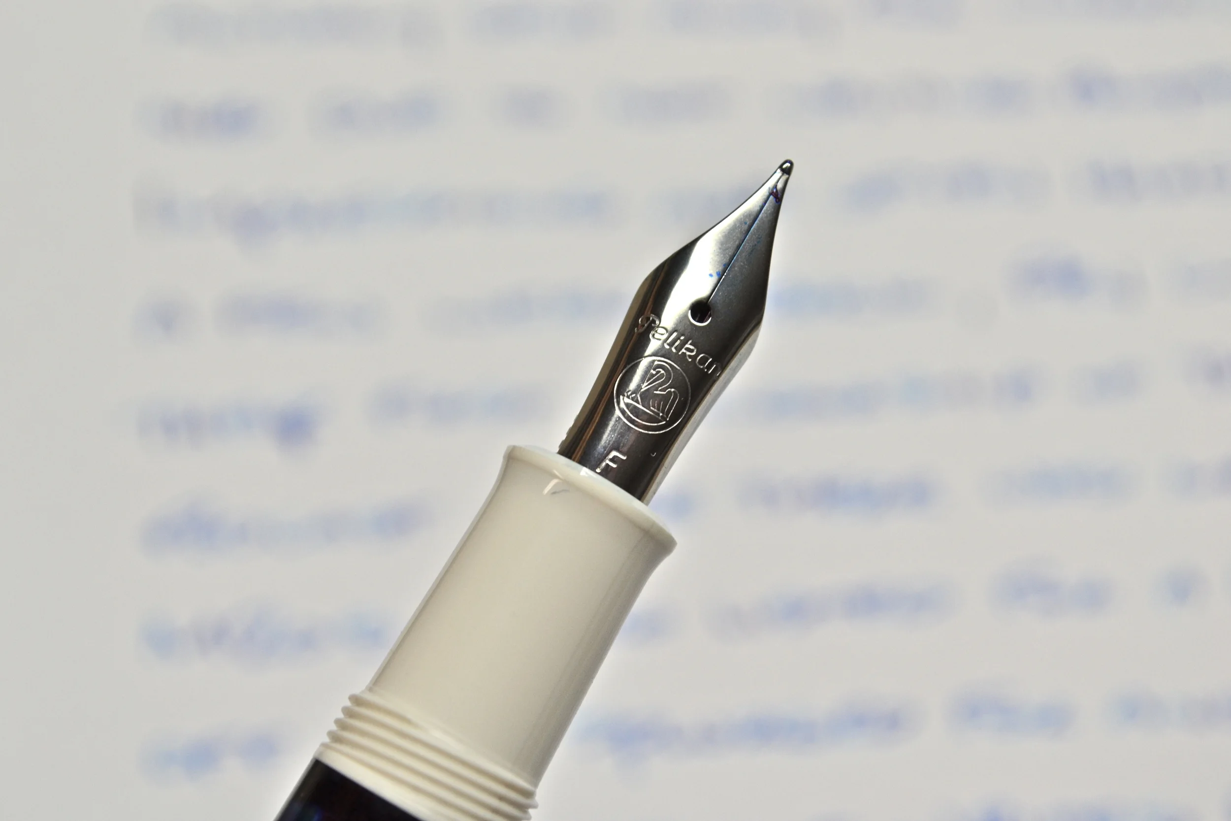 Pelikan M205 Fountain Pen Review