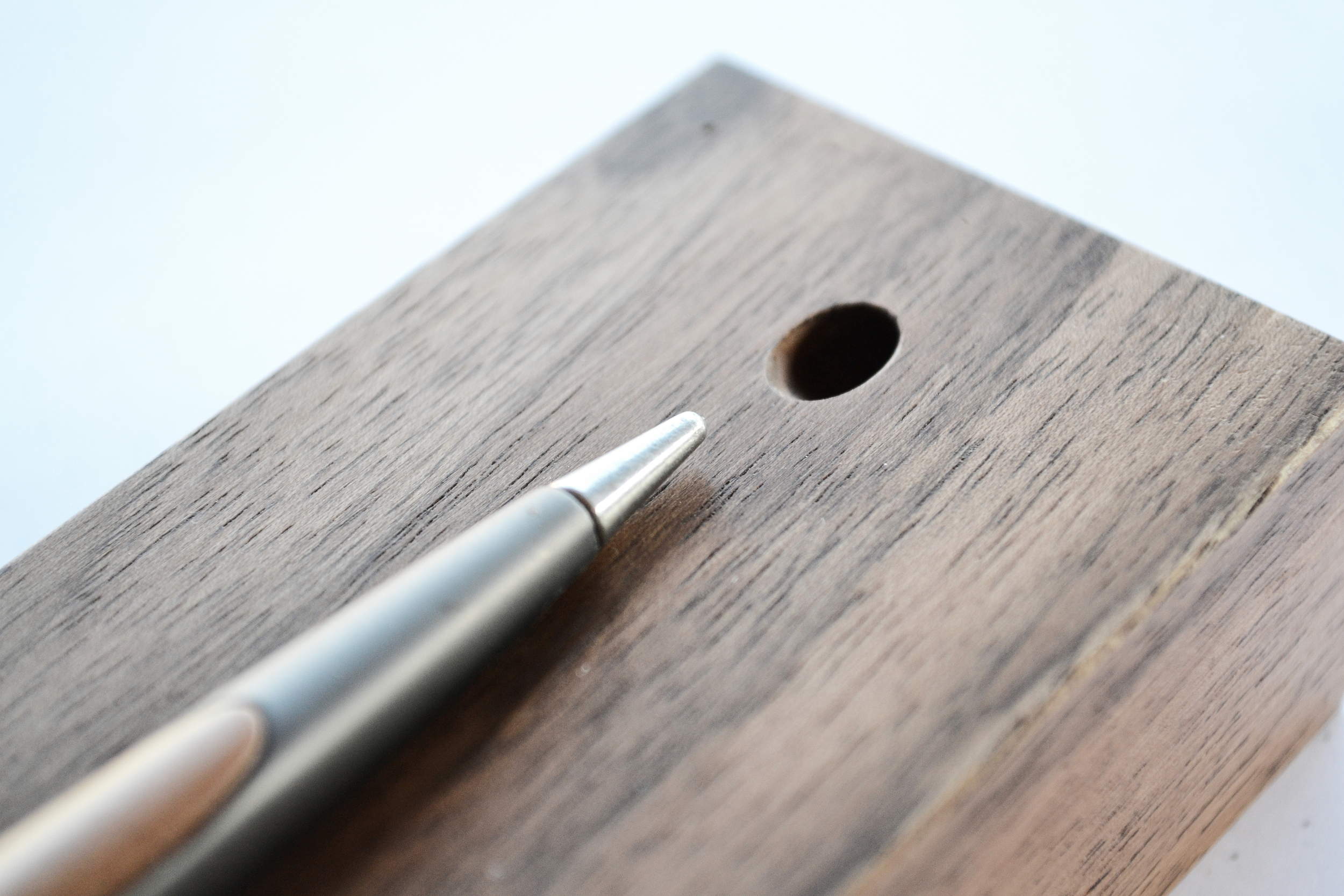 NAPKIN Forever Pininfarina Cambiano Inkless Pen Desk Set - Walnut — The  Clicky Post