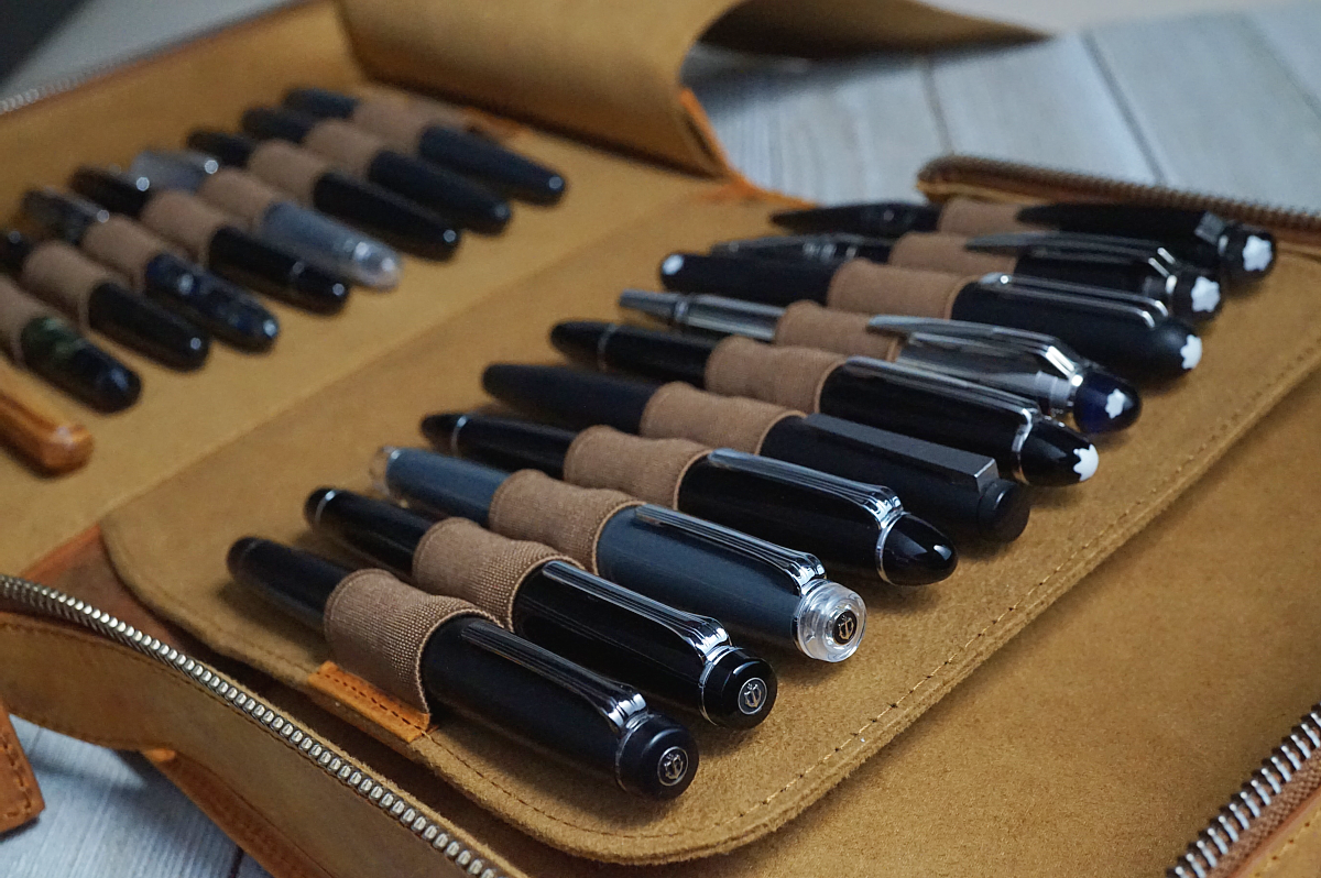 Aston Soft Leather Pen Case (3 Pens)