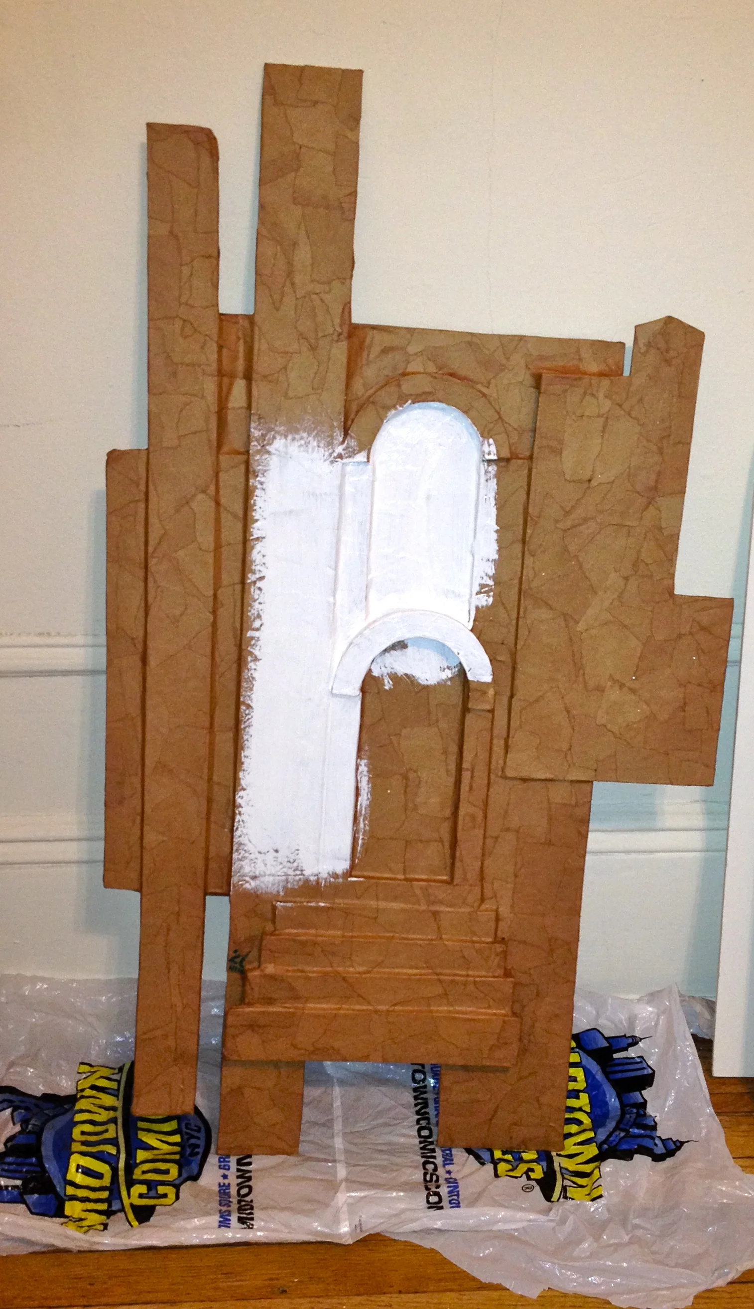 This is when I remembered I'd forgotten to take pics the day before and quickly snapped one to show how the paper mache layer looks. 