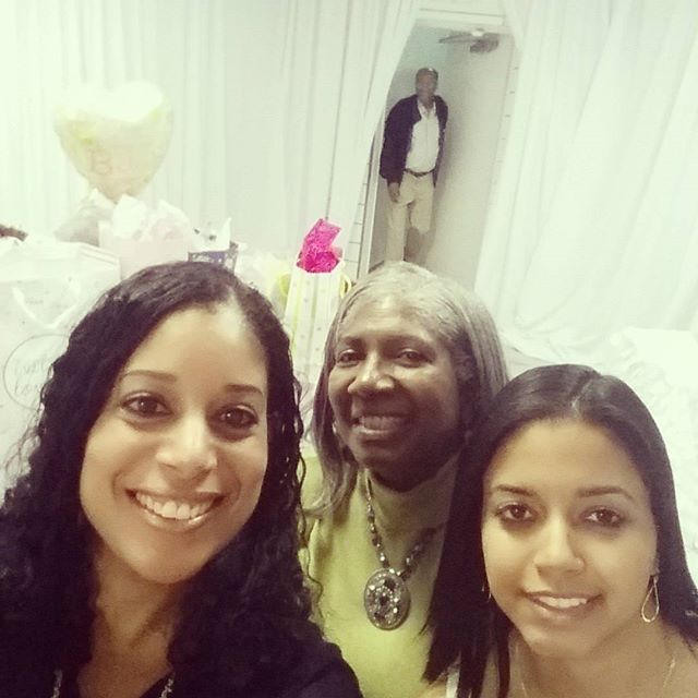 # Cousins -- and when your mom and some man coming through the back door photobomb your selfie!...lol I love u mom xoxo. #picmakesmelaugh
