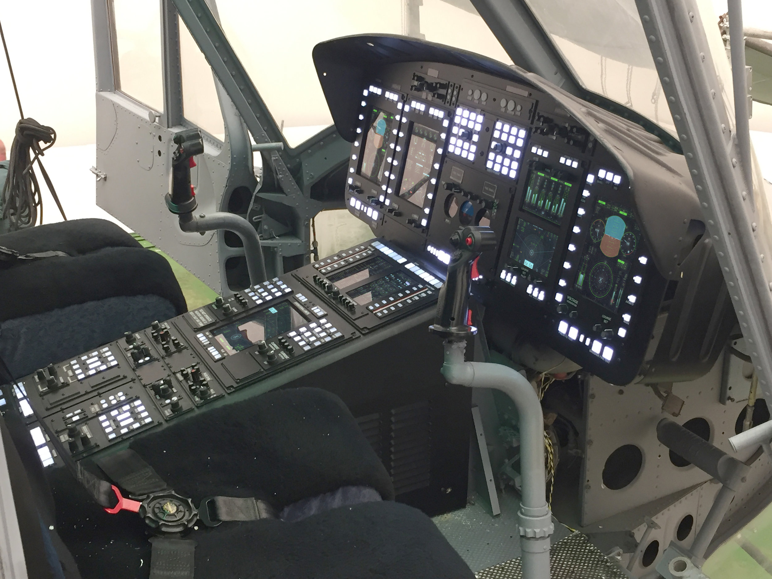 Blackhawk_bts_004.jpg