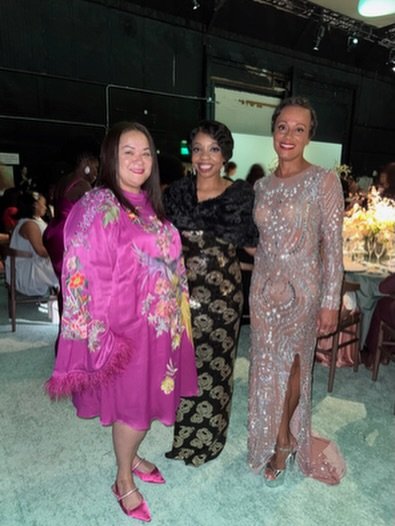 G-L-A-M-O-R-O-U-S&hellip;. ✨🤎

Where do I begin with my gratitude and admiration for Dana Roberts and Dr. Monica Williams, founders of @scarletbyreddrop! I finallly got to properly hug them up @15percentpledge and it was such a special moment for me