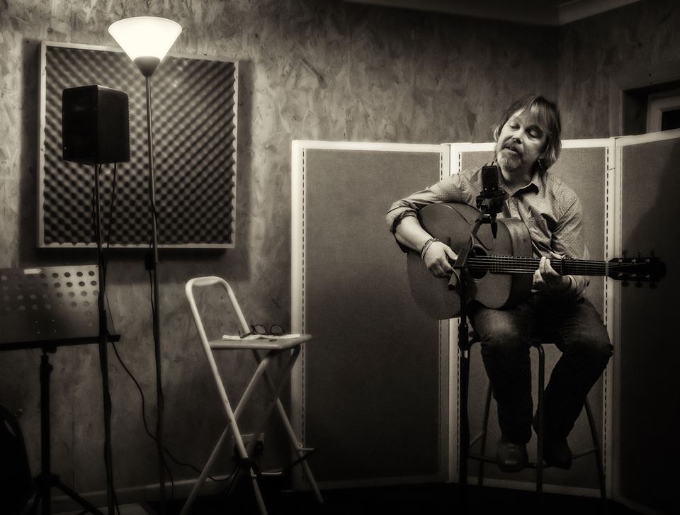 Live at Moffat - picture by Jonathan Cosens