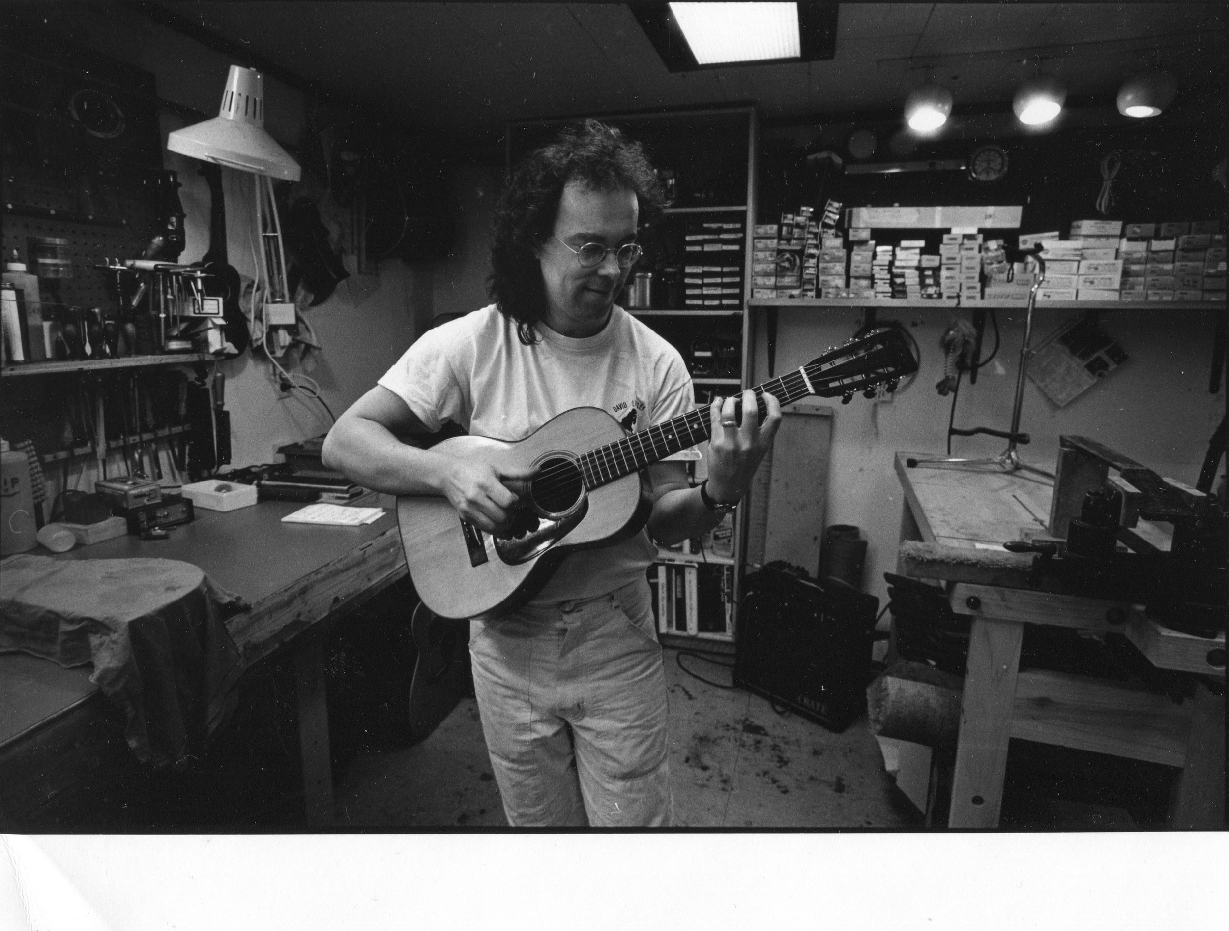 Flip at Mandolin Brothers Atelier 1991 photo credit Gene Lowinger_2 .jpg