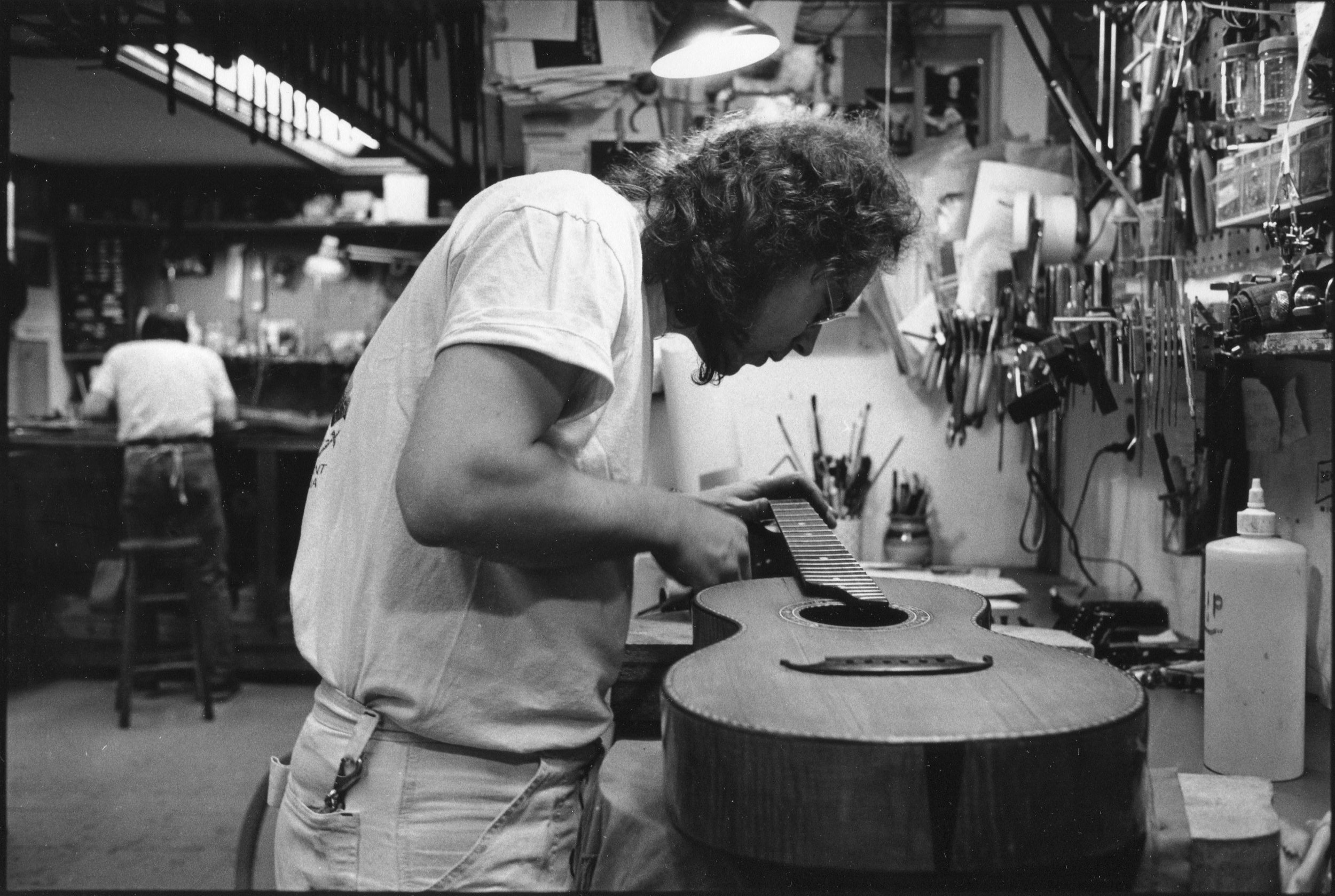 Flip at Mandolin Brothers Atelier Staten Island 1991 photo Credit by Gene Lowinger_5.jpg