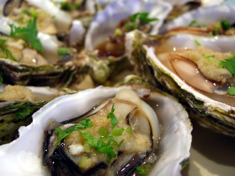 Oysters with horseradish and chives 