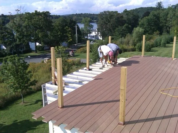  Installing pvc decking with hidden fasteners on balcony roof deck. 