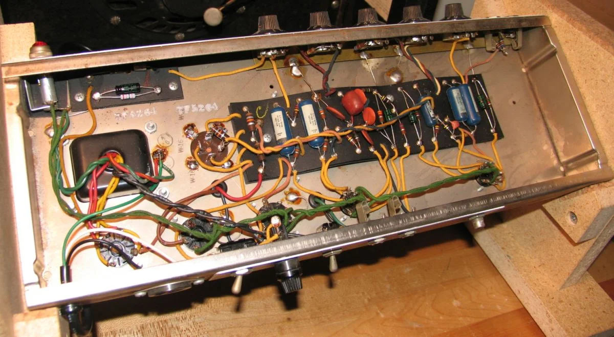 Why a Fender Blues Junior does not Sound Like a Vintage Fender — Carl's