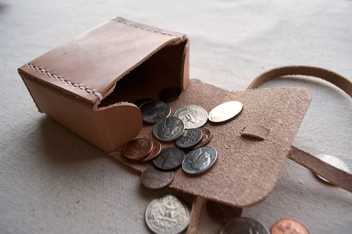 Leather_GlassesCase_Detail3.png