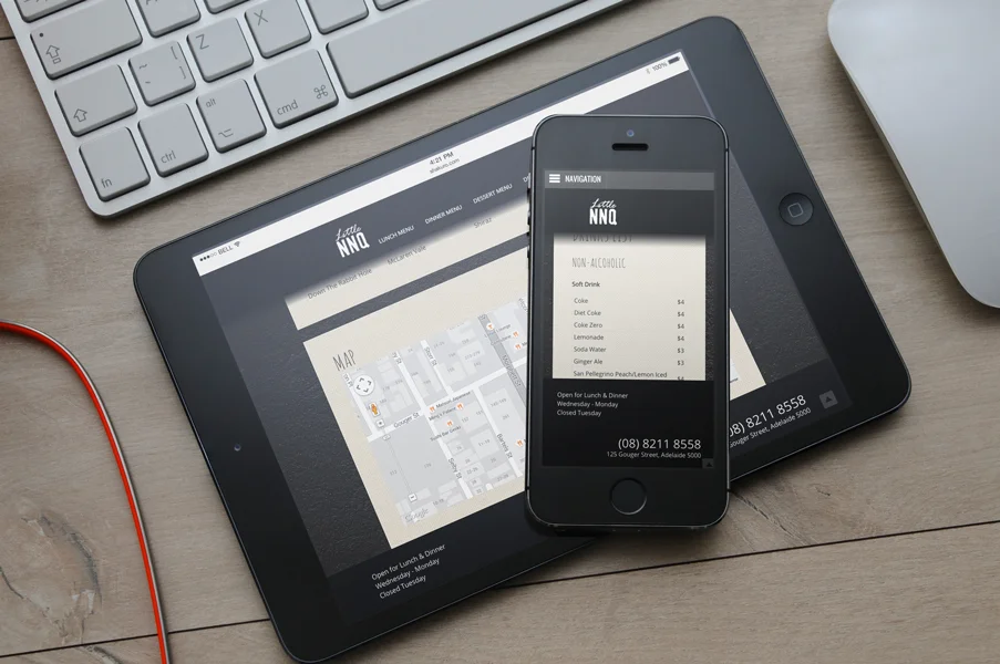 LittleNNQiPad-and-iPhone-5.jpg