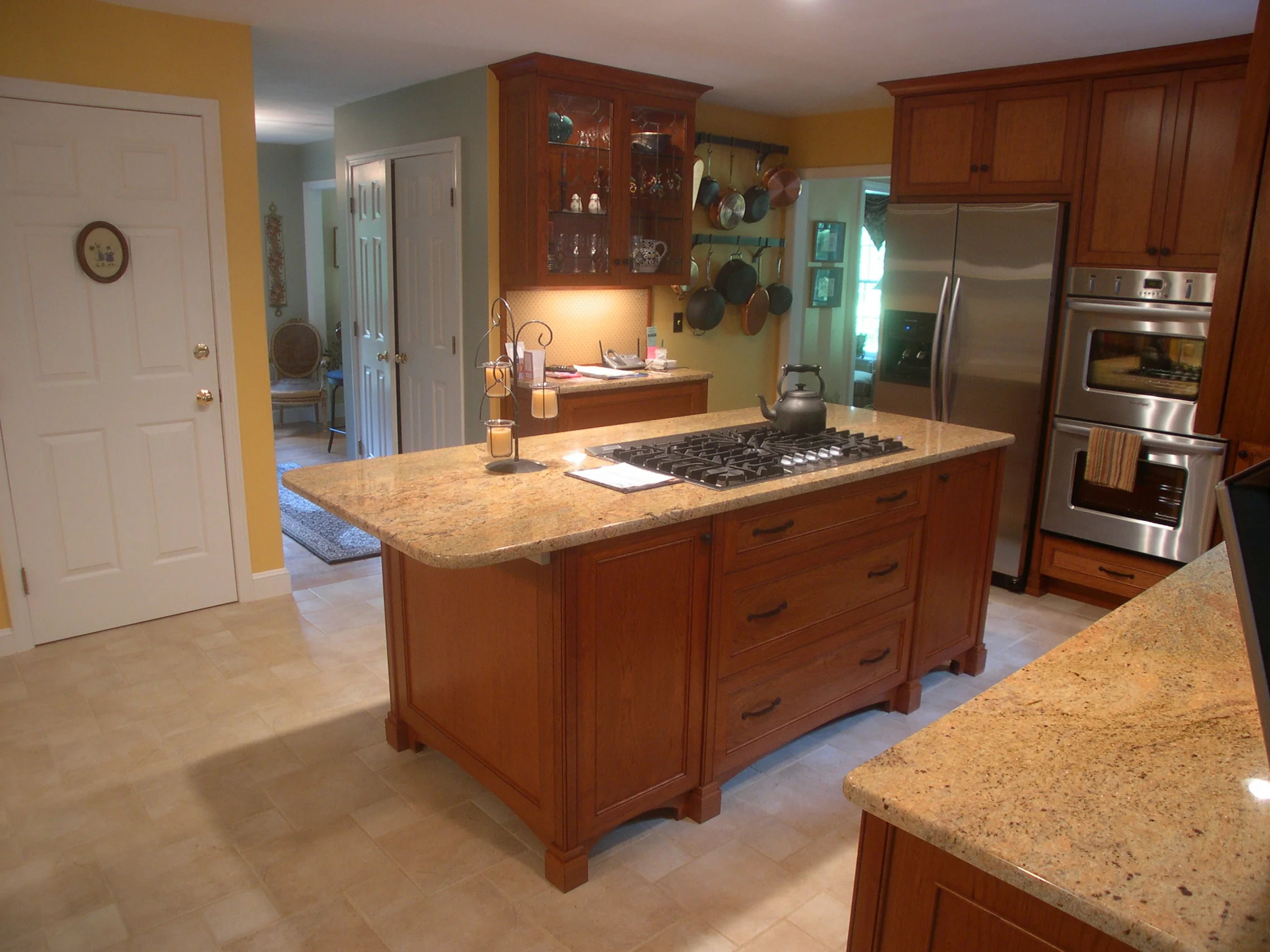 Cherry kitchen - Another angle