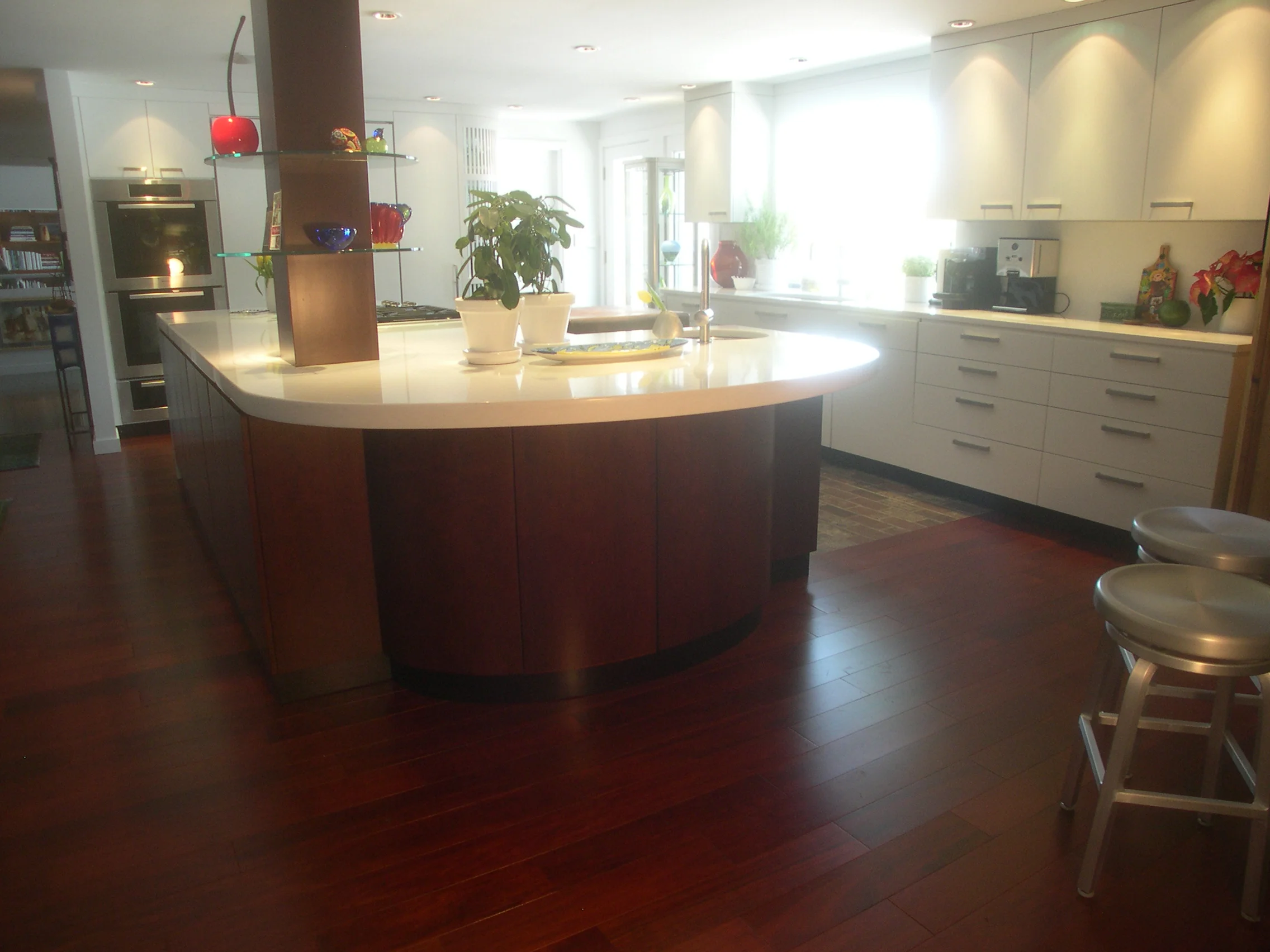 White modern kitchen - Full view