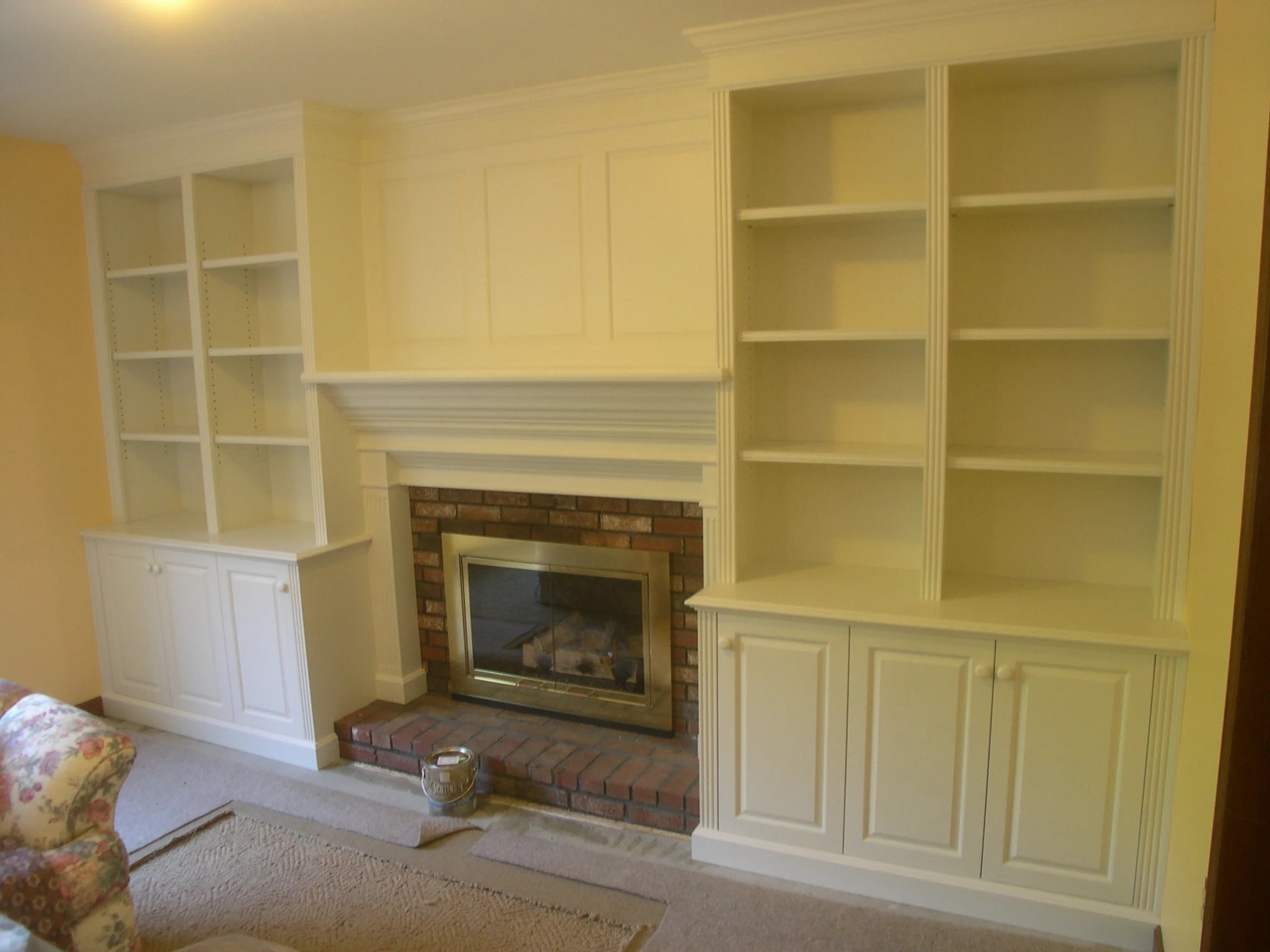 White mantle wall unit