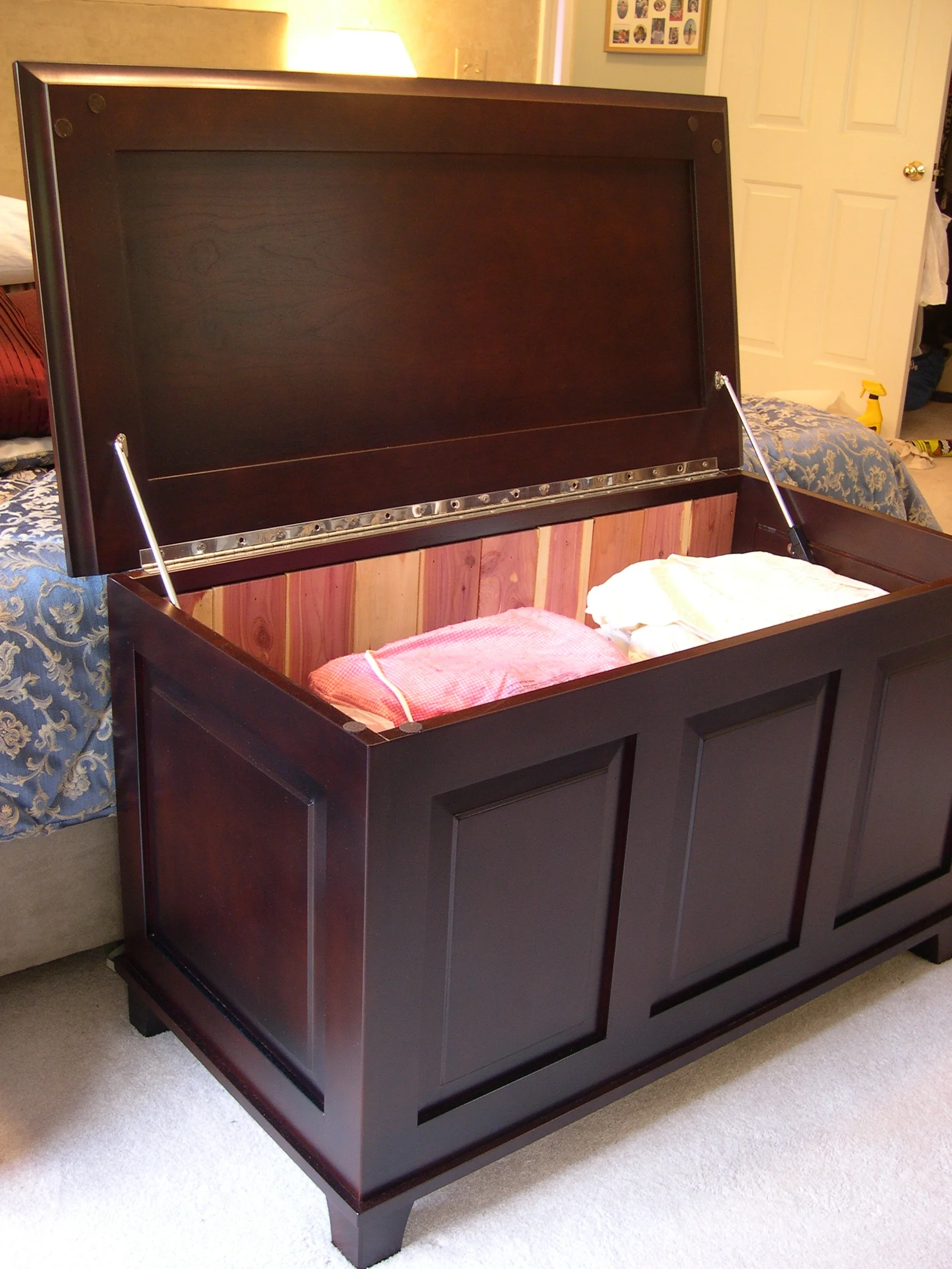 Master bedroom set with coffee bean finish - Cedar chest
