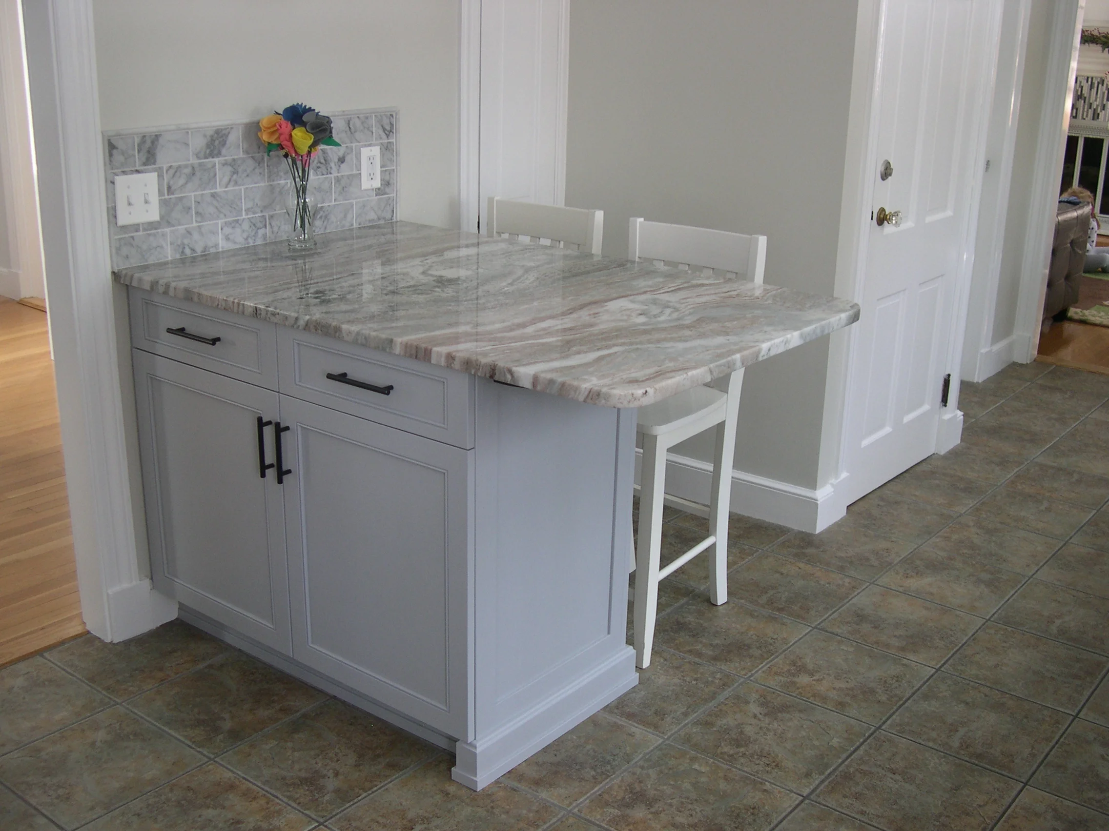 Ash kitchen with grey lacquer finish - Island