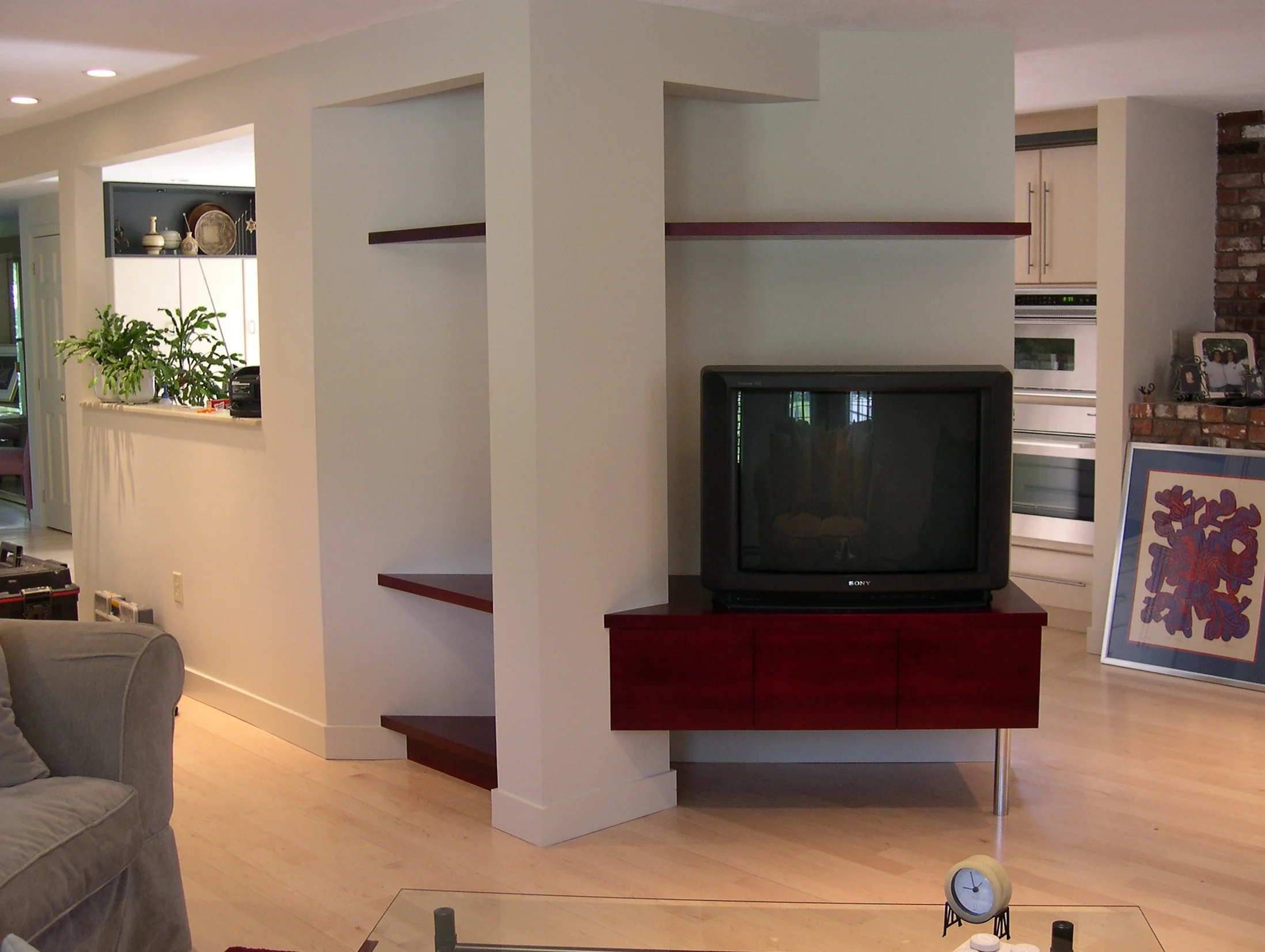 Contemporary television stand