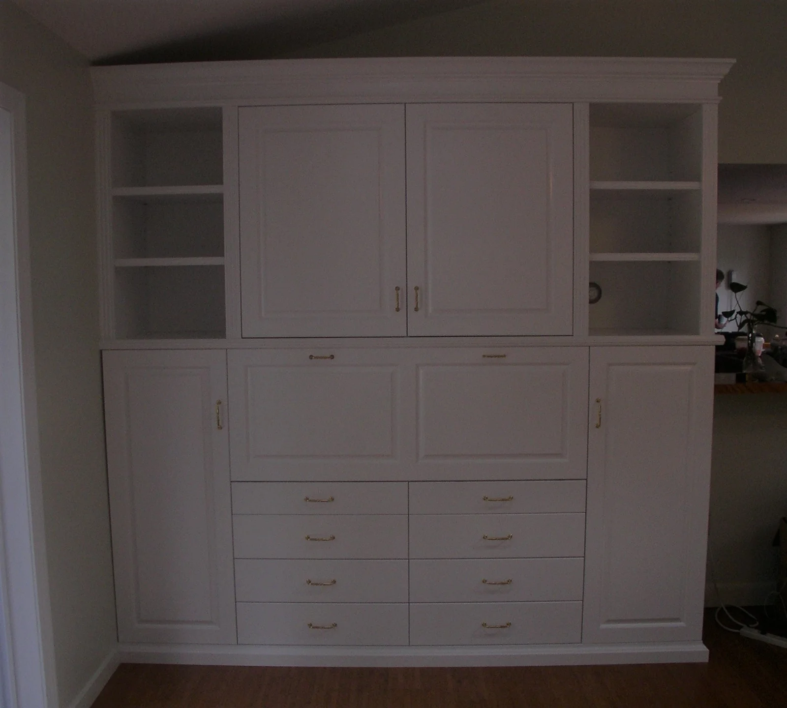 Traditional unit with fold out