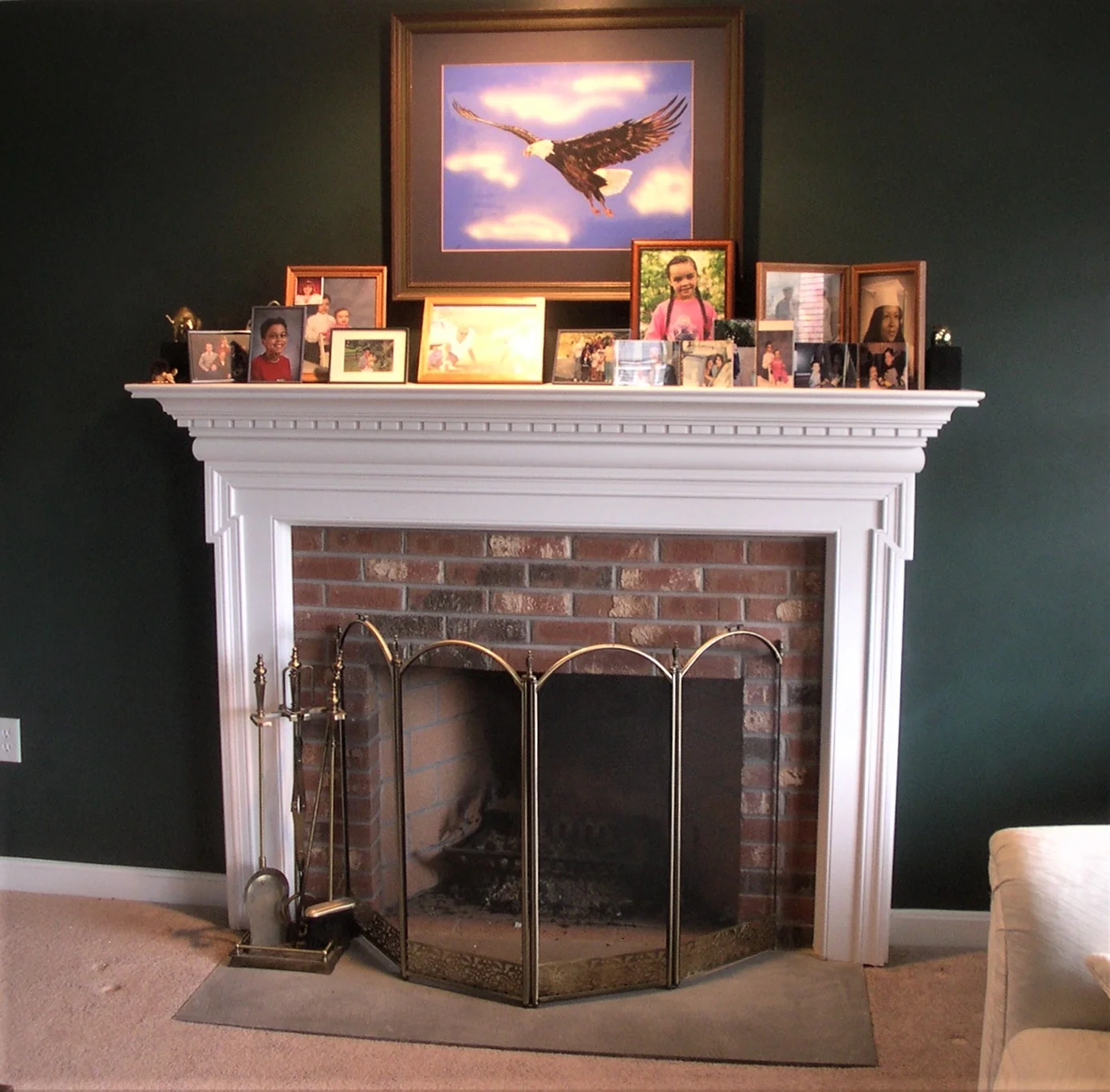 Decorative living room mantle
