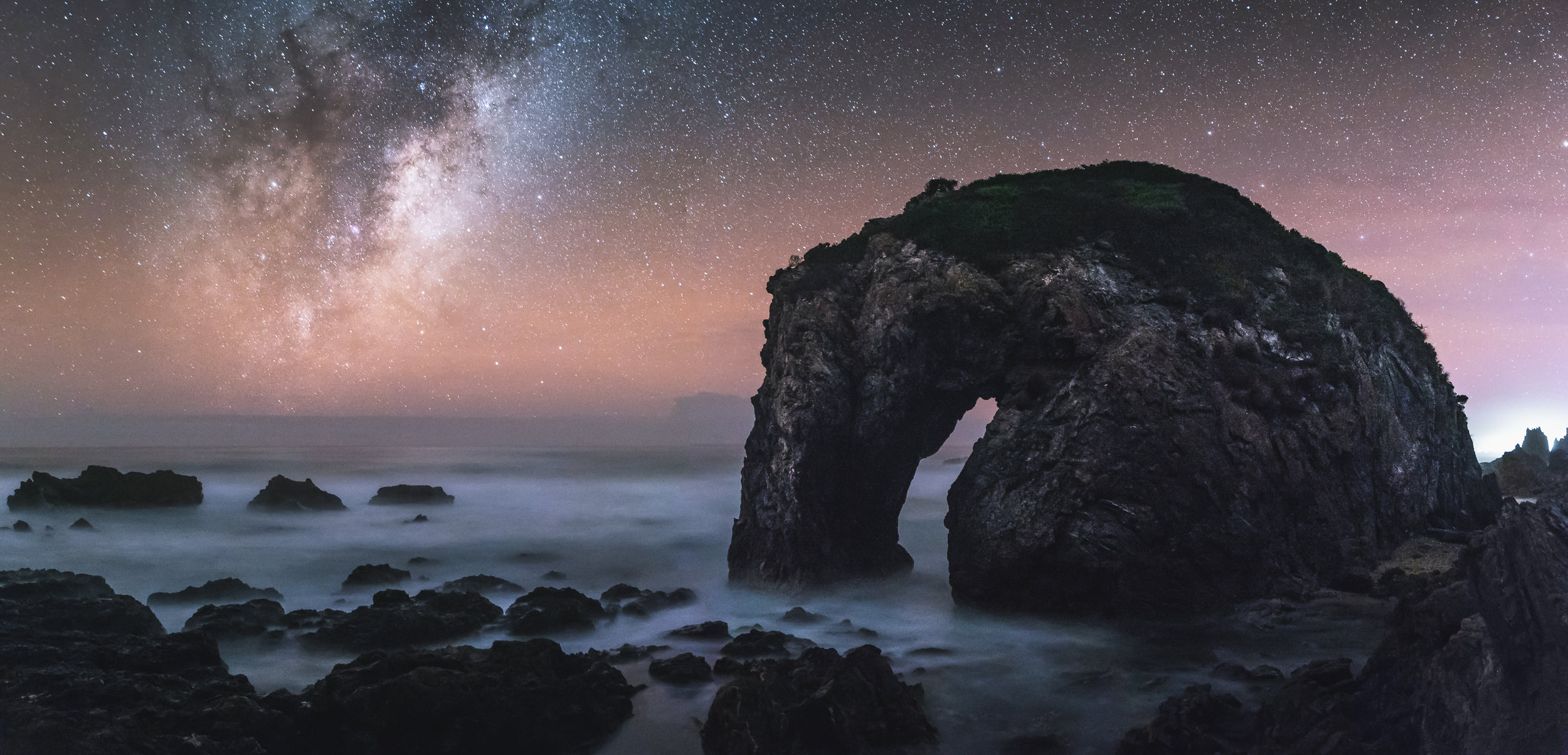 Milky Way and Horsehead Rock, Burmagui 