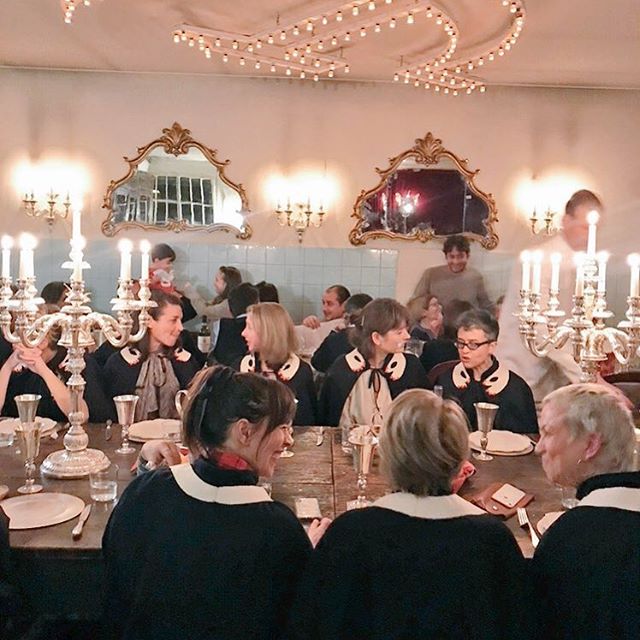 This last weekend I&rsquo;ve been blessed to be in Florence, Italy in @bettysoldi &lsquo;s orbit with 18 incredible women on retreat. Last night @editionposhette presented us with matching handmade cashmere capes&mdash;hands (mani) encircling our nec