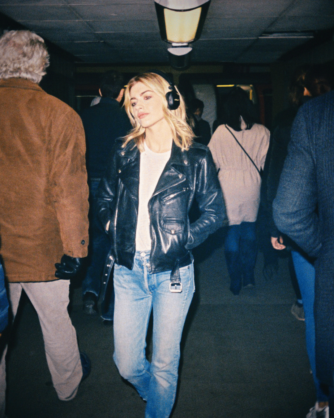 marshall_mid_anc_tuneout_stereograph_1080x1350_10.gif