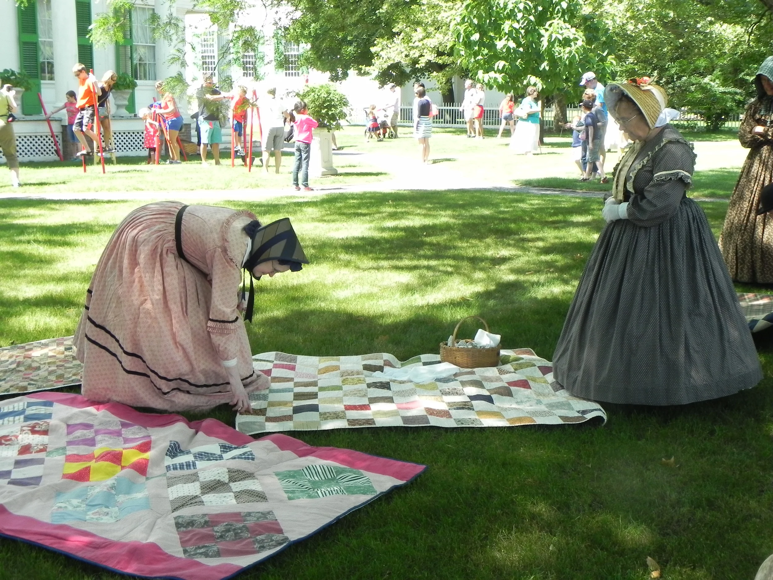Working with exposure compensation settings. And check out those quilts!