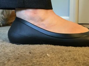 Getting advice from the #twilters about pants length (the verdict was, they're a keeper). Crocs Lina Flat --how do I love them? Let me count the ways...