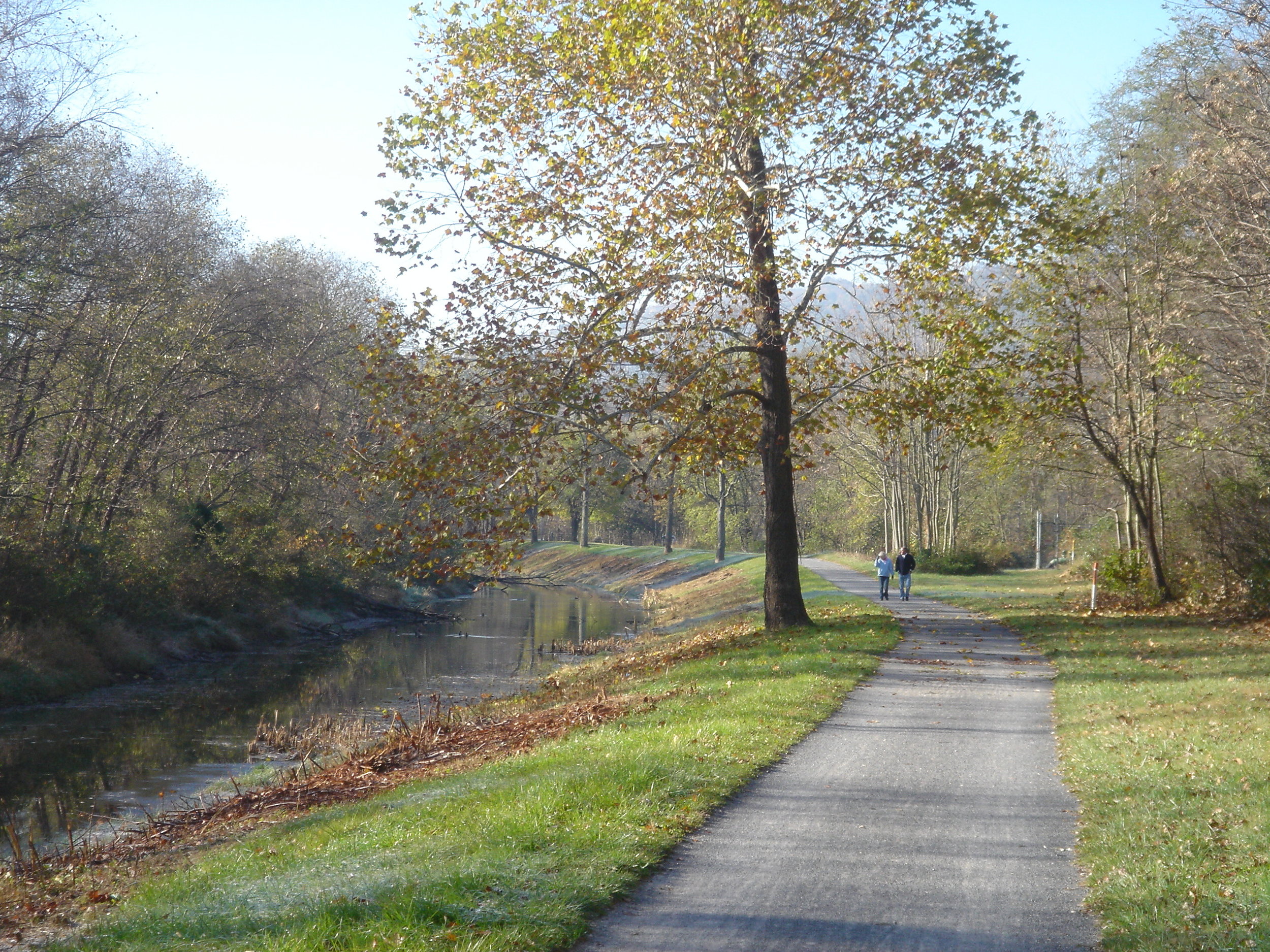 The C&O Canal’s level, well-groomed towpath makes for easy walking.