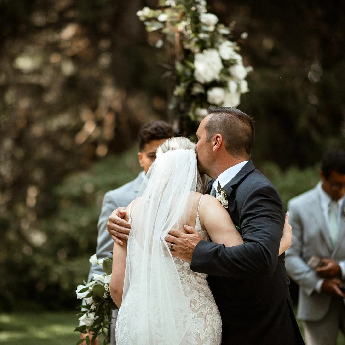 Farm wedding done right at @ashleyfarmweddings for one of the sweetest couples I got to work with last year.
#chicagoweddingphotographer #illinoisweddings #farmwedding #outdoorceremony #gardenwedding 
Florals @blushbloomsco 
Hair and Makeup @elanadar