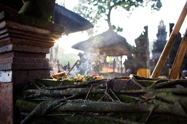 Bali Documentary Photographs: Balinese Prayer Offerings