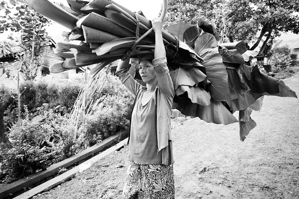 Bali Documentary Photograph, villagers in Amed