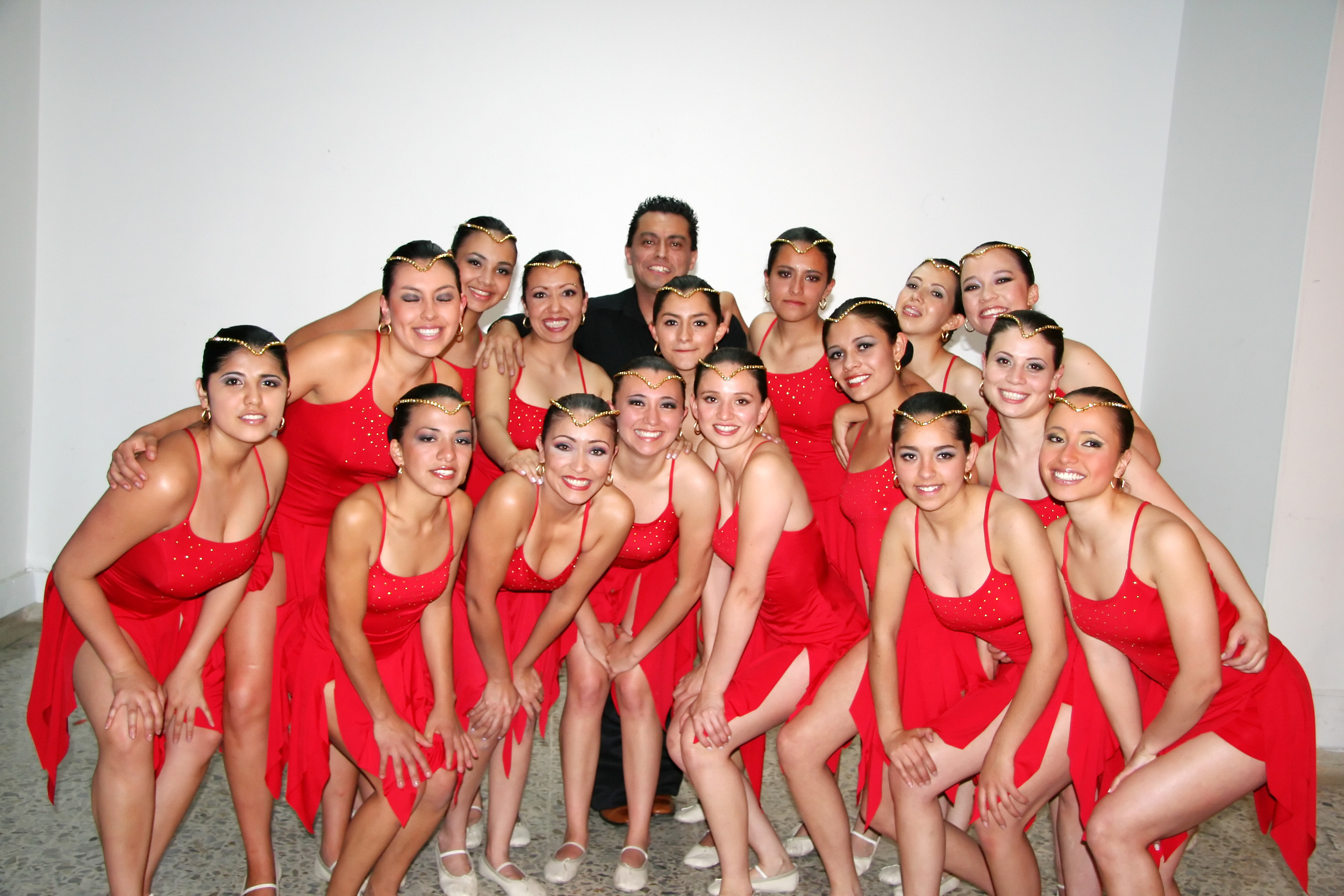 2006 Elite Jazz & Pom Team.jpg