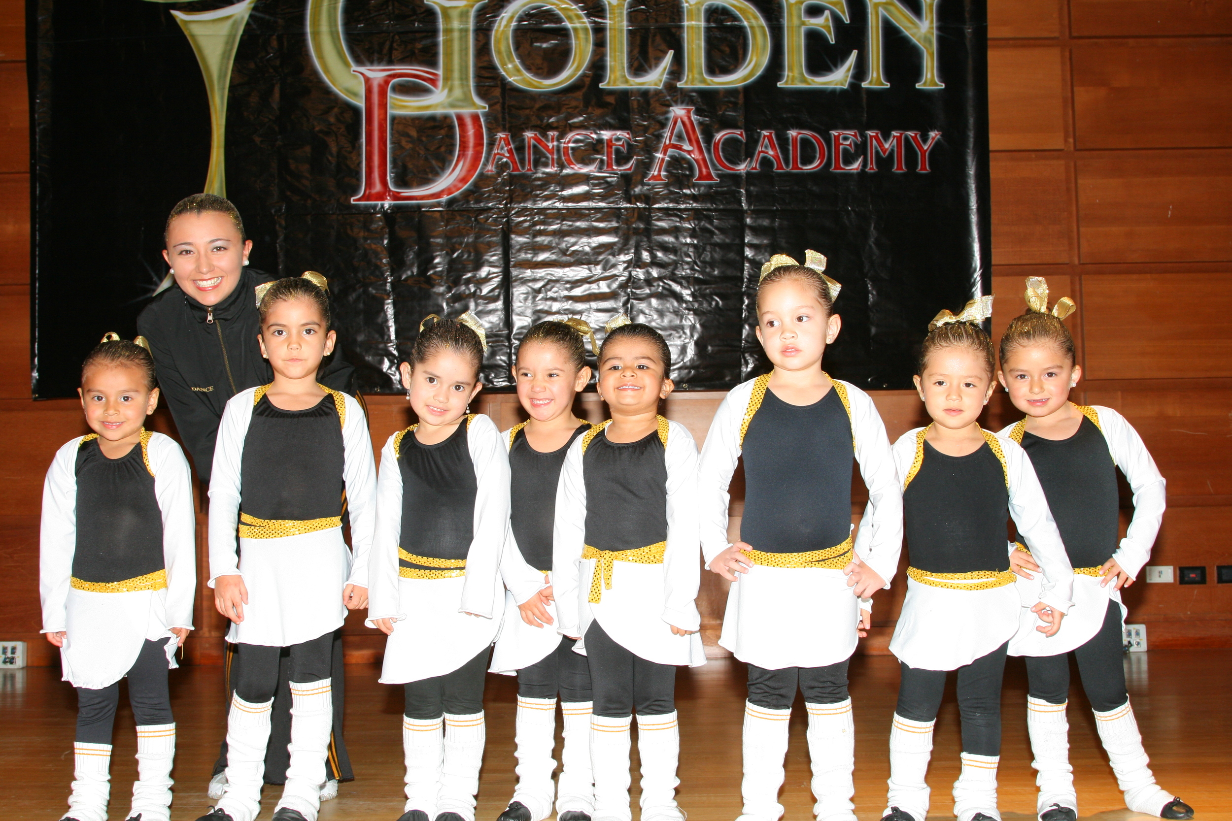 2008 Pewee Jazz & Pom Team.JPG