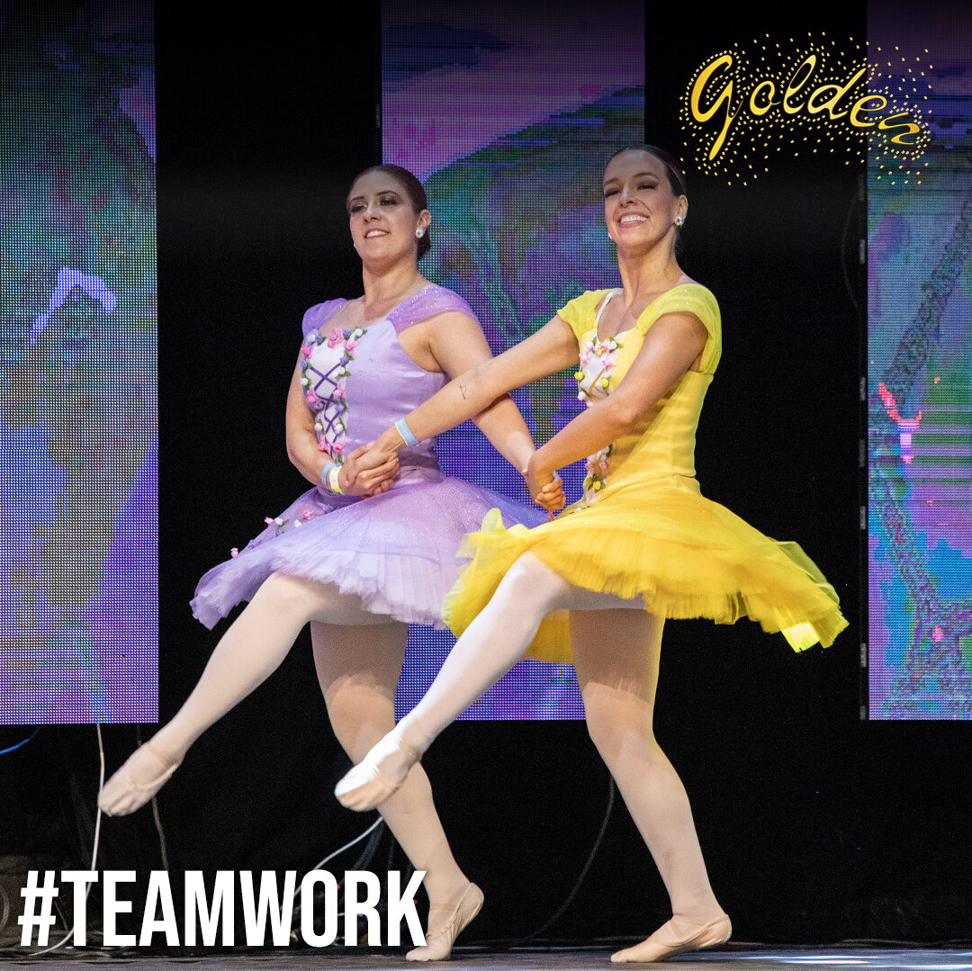 Por muchas m&aacute;s coreograf&iacute;as con esa amiga que tanto quieres.. &iquest;Qui&eacute;n es tu compa&ntilde;era de dance favorita? Etiqu&eacute;tala 👇🏻👇🏻👇🏻👇🏻👇🏻👇🏻

#teamwork #goldendanceteam #yeswearegolden #golden #goldenexperienc