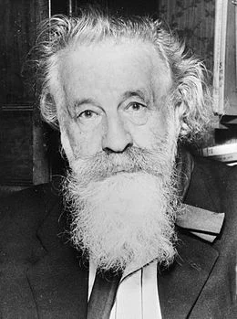Gaston Bachelard (1884-1962) (source: https://fr.wikipedia.org/wiki/Gaston_Bachelard)