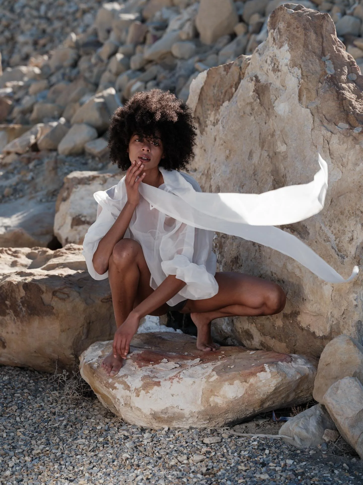 More please. ✨More shoots like this, fun laid back and gorgeous team on this one. Desert Reef @ahbreena @emmasedach @tomtom1983 @desert.reef @stylistgracemartin @plcmobilebeauty @hailee.lucchesi