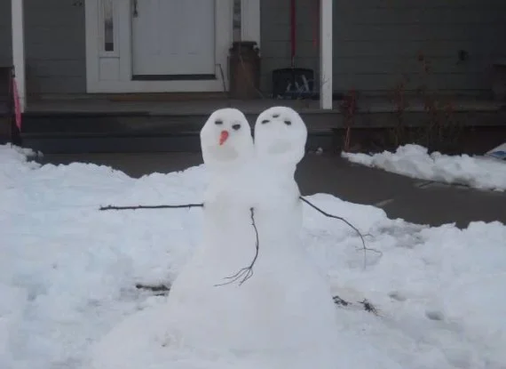 o-TWO-HEADED-SNOWMAN-570.jpg