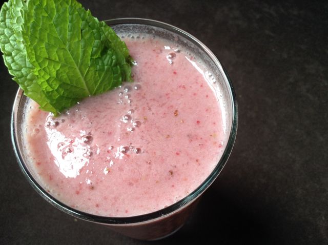 strawberrysmoothie2.jpg