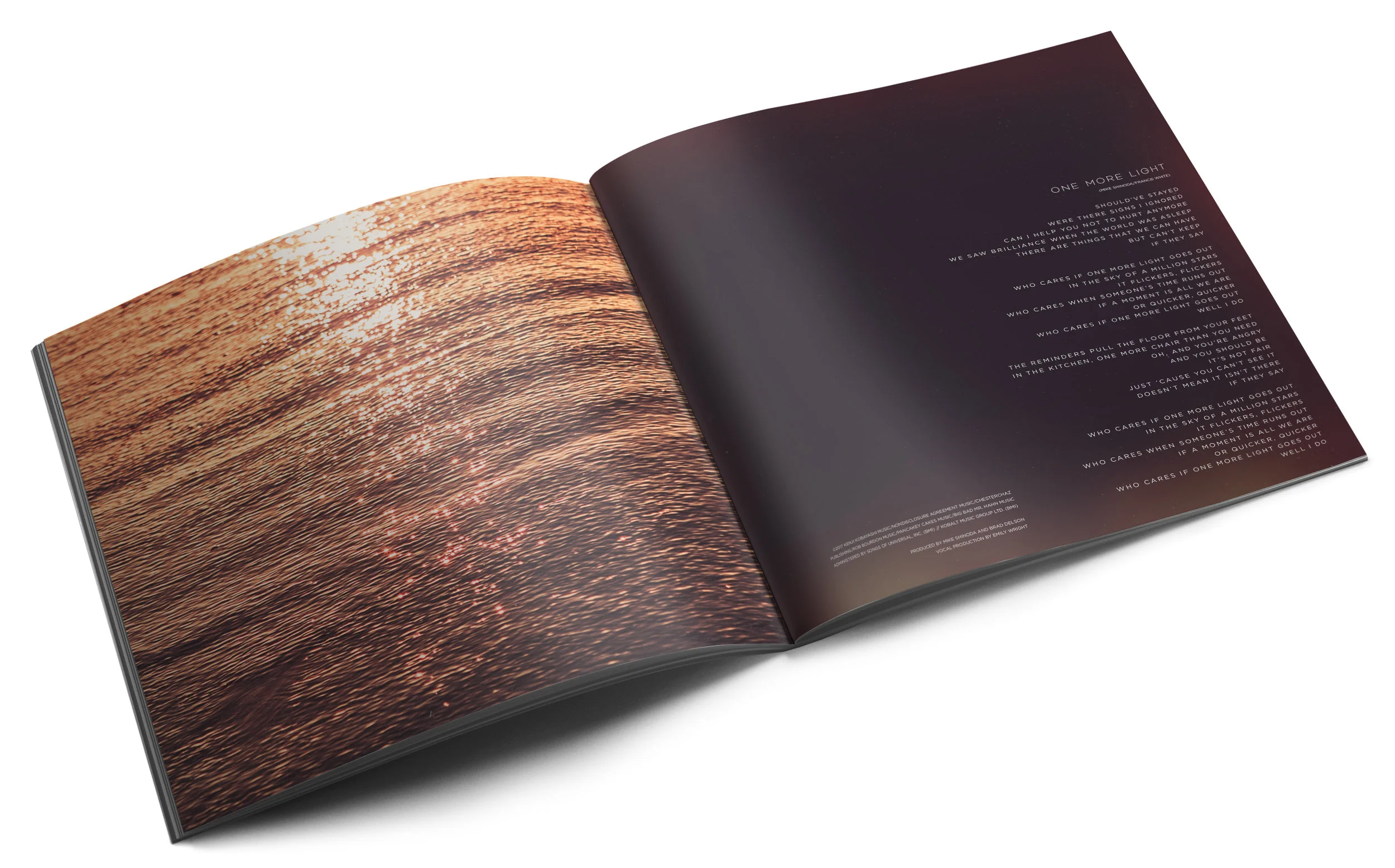 05-brochure-square-mockup-free-version.jpg