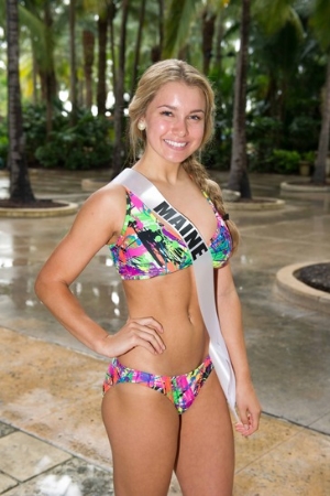 pu_3_2014_missteenusacontestantsswimwearshot_maine.jpg