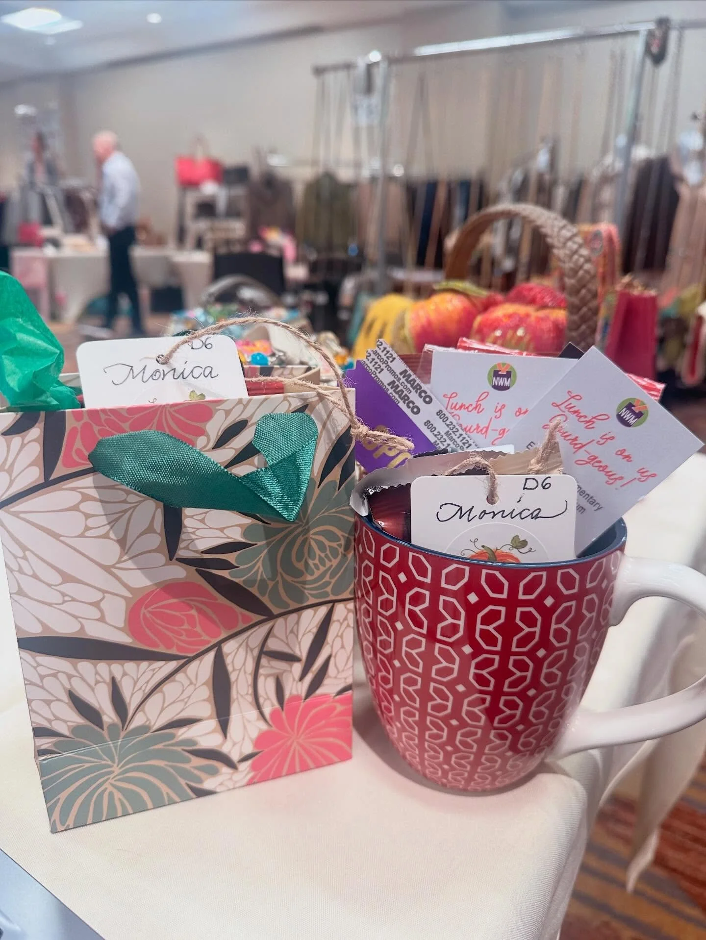 Thank you @northwestmarketassnshow for the sponsorship treats!  @silverjeansco has some coffee and breakfast treats for your morning buying appts in the Deschutes Ballroom ☕️🍩