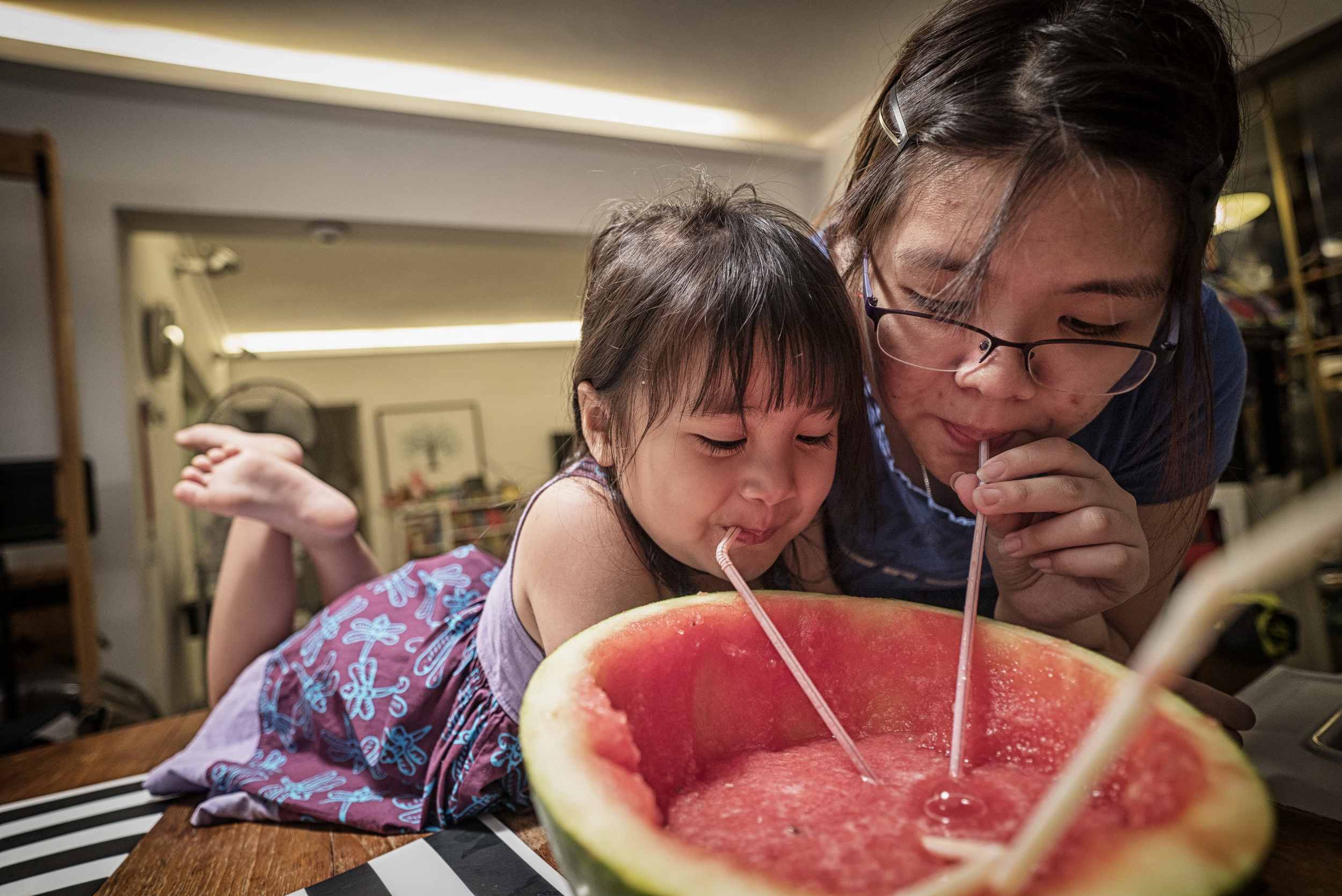 Watermelon Slushie (A7SII, Batis 2.8/18mm, ISO800, f2.8 @ 1/50)