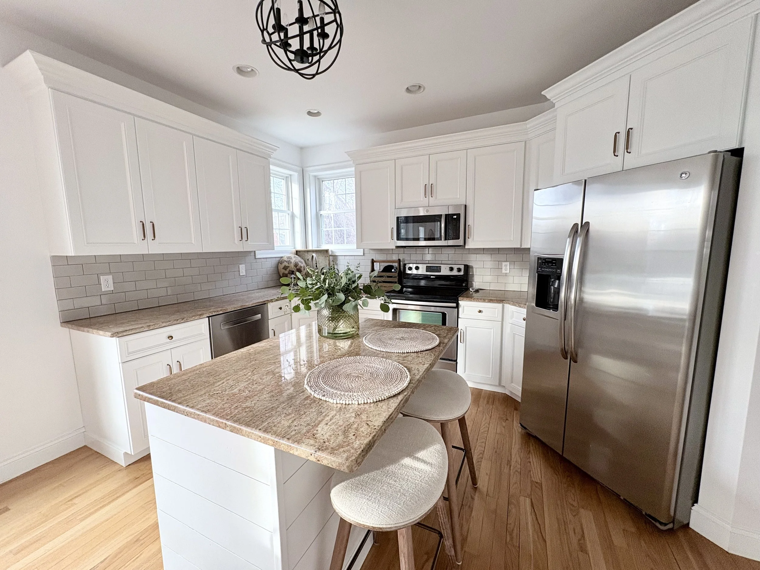 Kitchen 2.jpeg