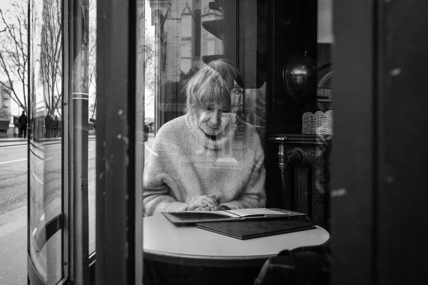 ©Valerie Jardin - 2026  readers in Paris-1.jpg