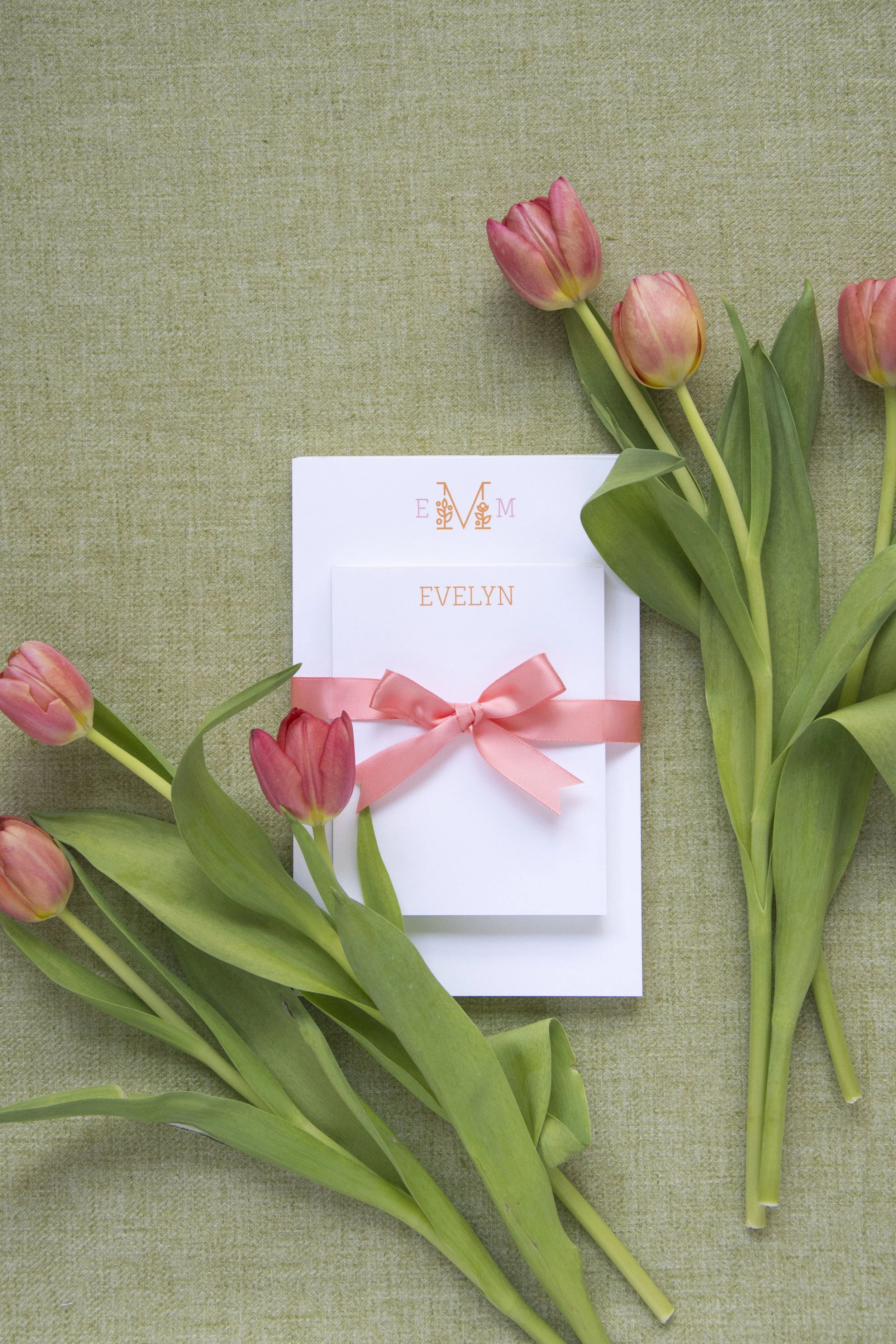 EP_M186Set_Stylized_Tulips_HautePapier.JPG