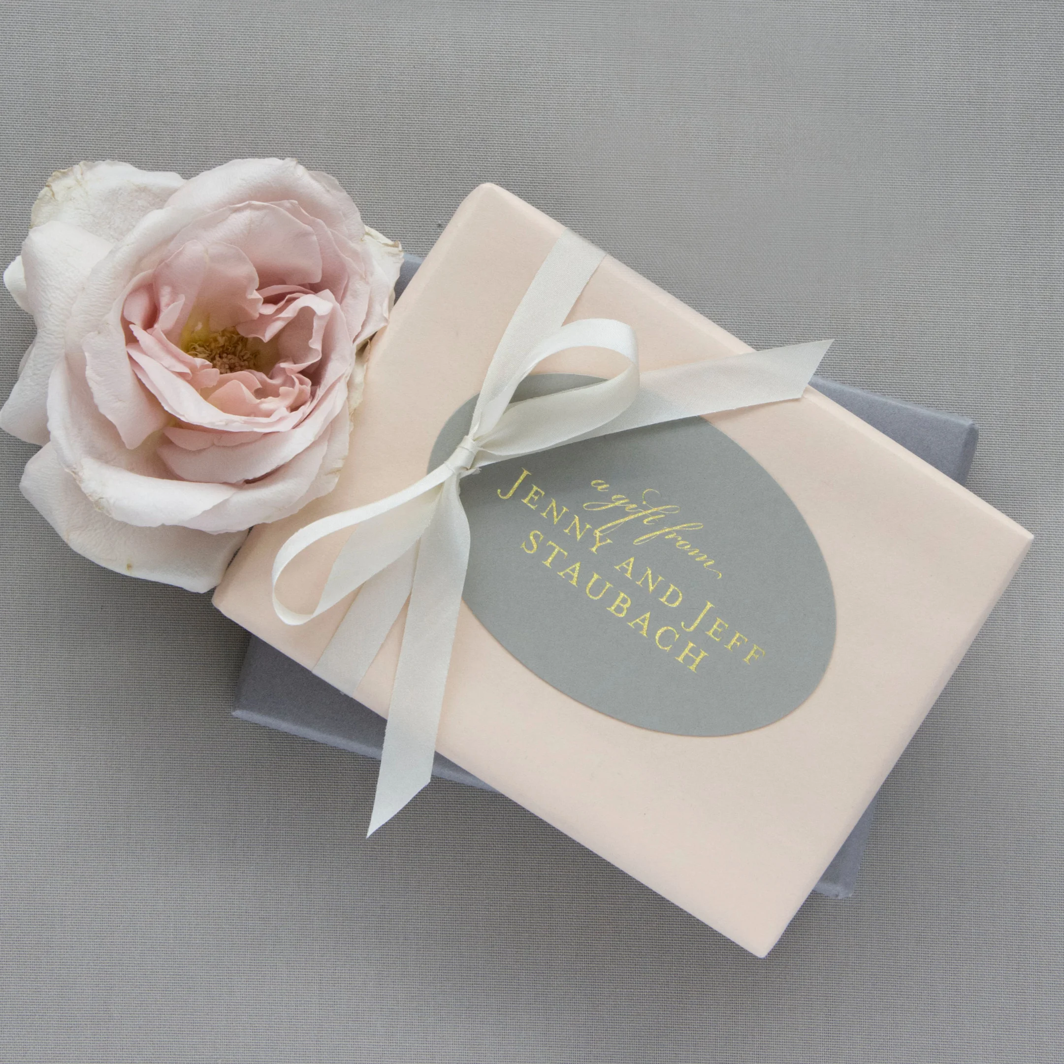 PGT_T161_GrayGold_HautePapier.jpg