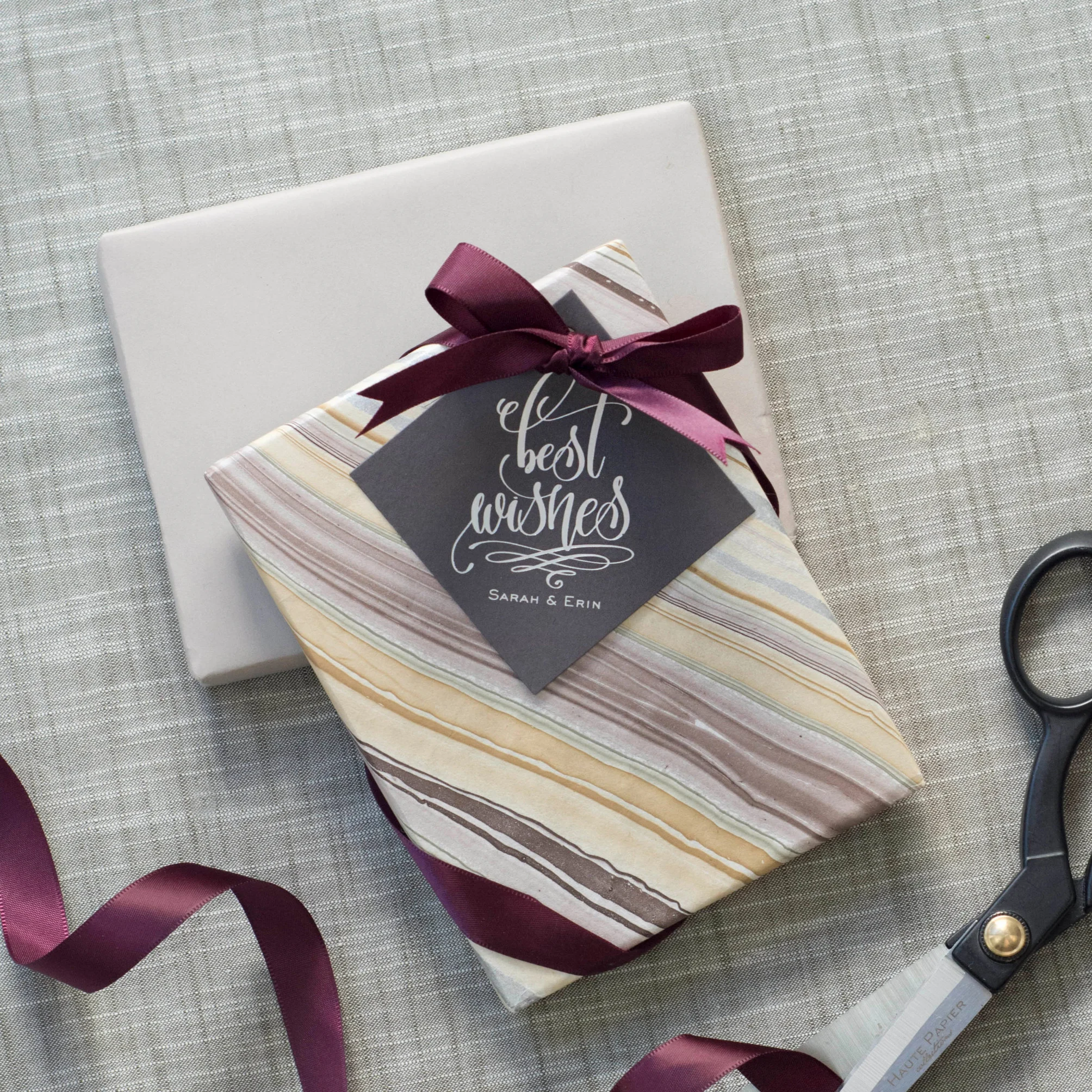 PGT_T317_Stylized_BlackScissors_HautePapier.jpg
